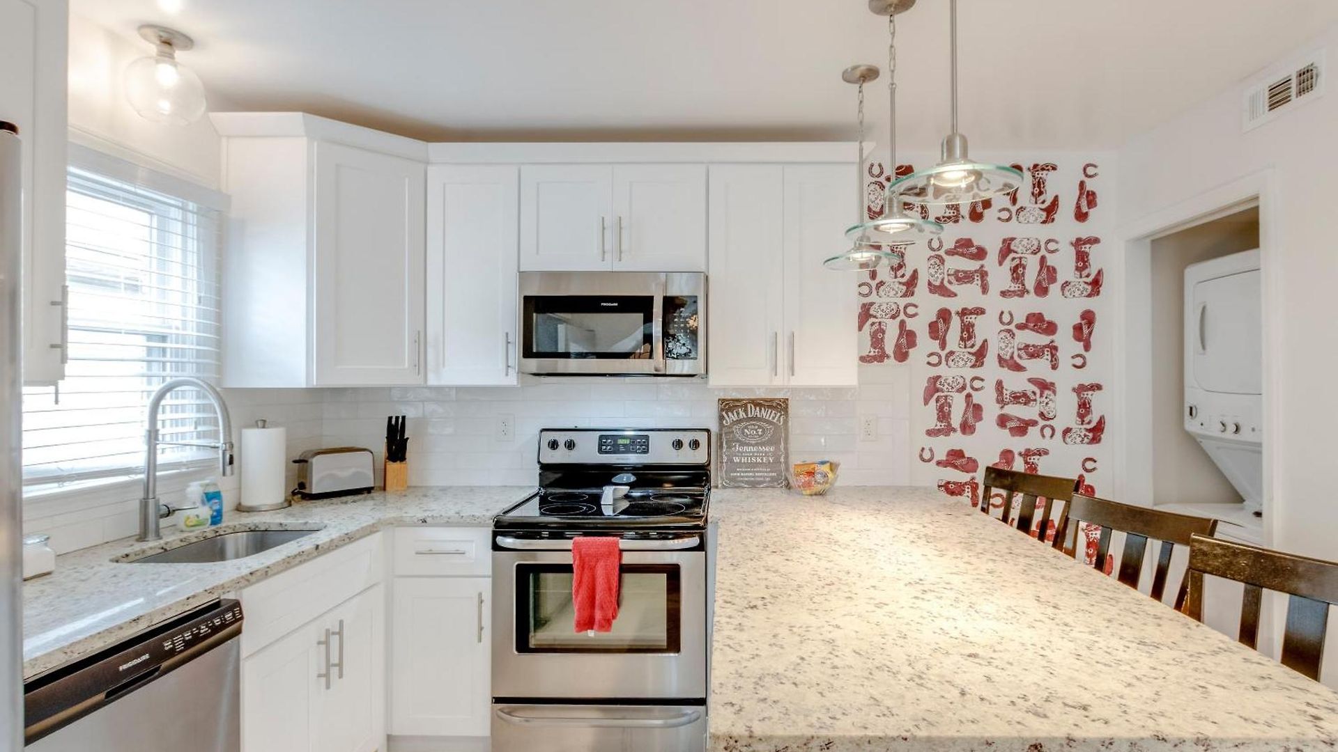 Apartment Steps From Vandy, Live Music-downtown 9 Mins Away! *