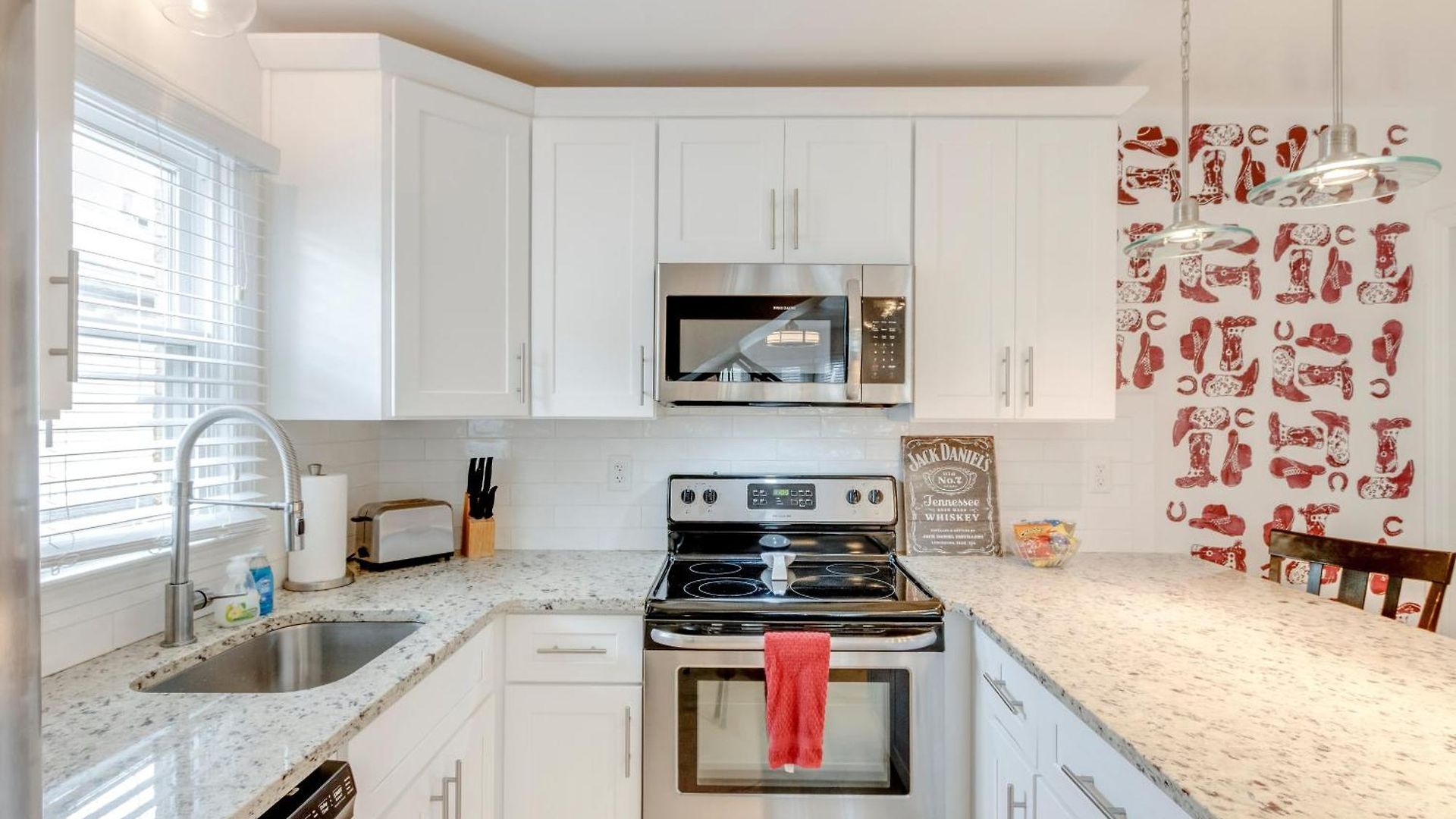 Steps From Vandy, Live Music-downtown 9 Mins Away! Apartment Nashville