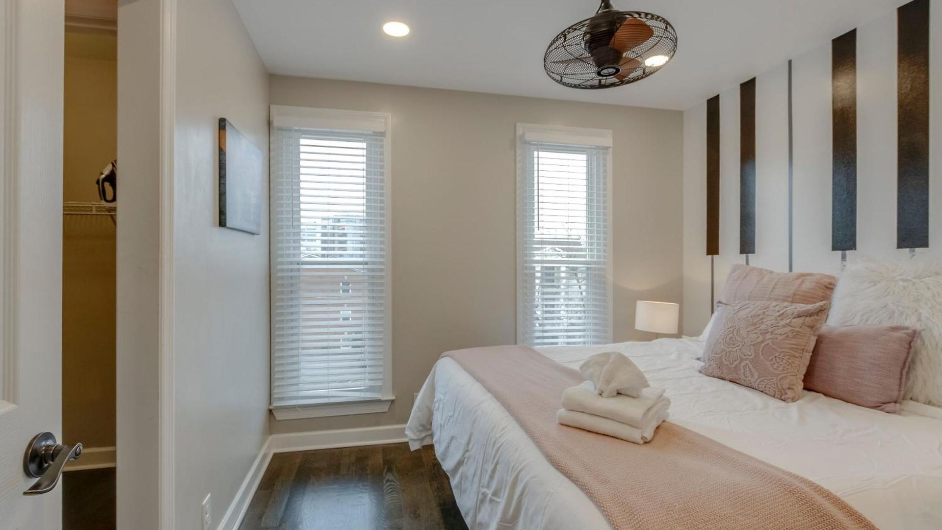 Apartment Walk About Hillsboro Village, 9 Mins To Downtown!