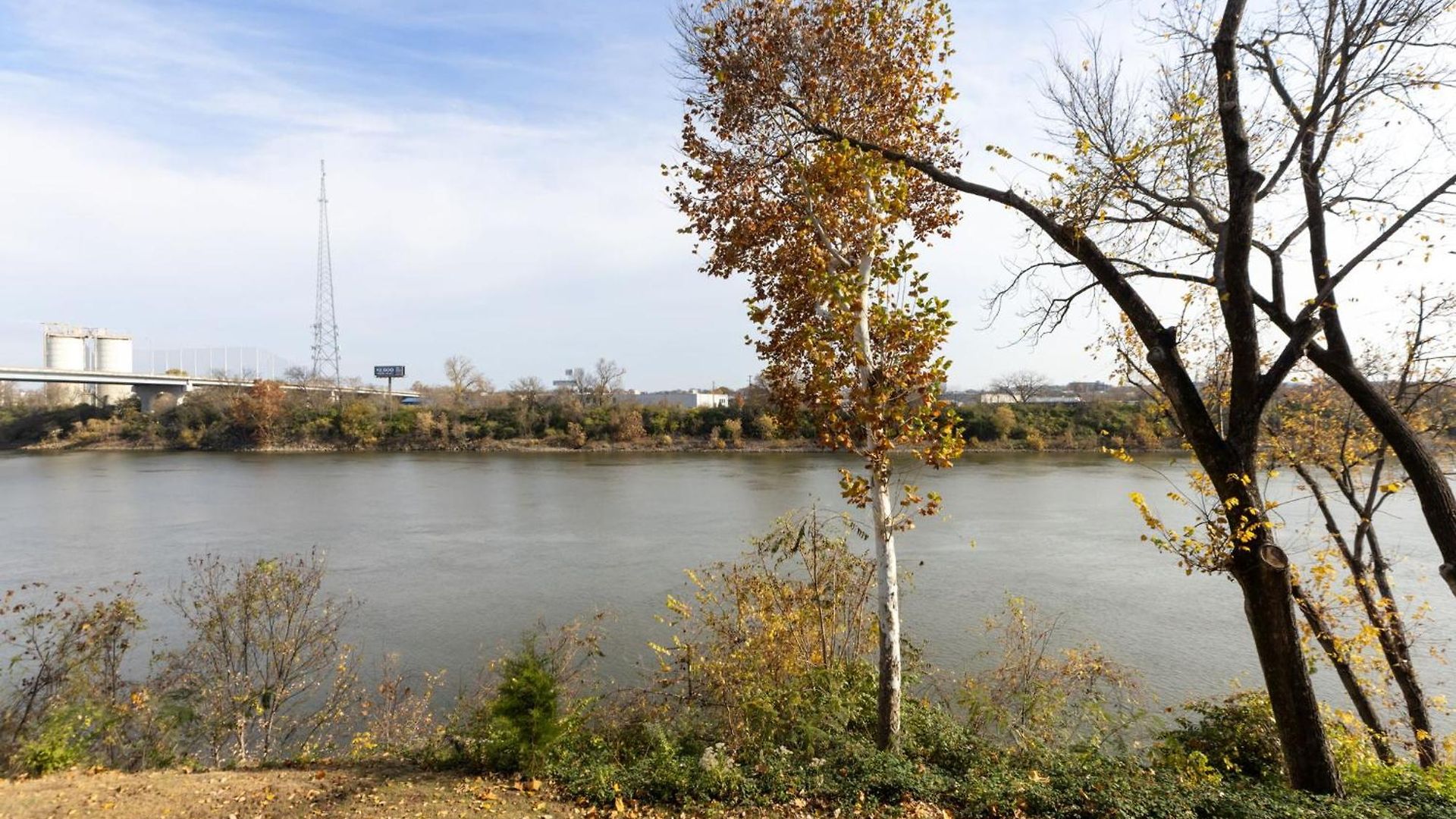 Apartment Riverfront Near Downtown *