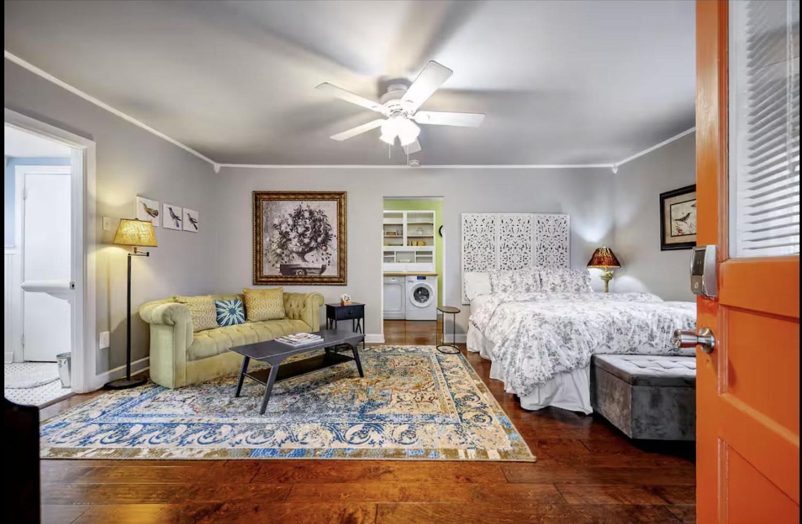 Peaceful Private Cottage, Walk To Park & 5 Mins To Downtown Guest house 4*