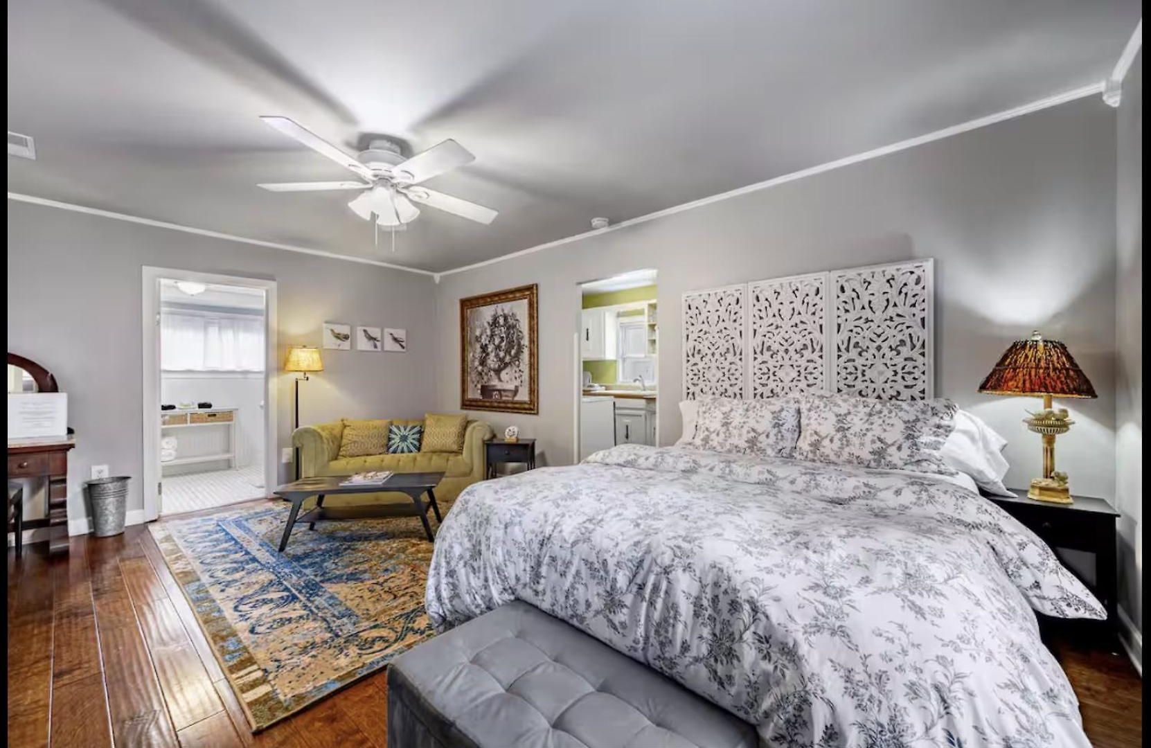 Guest house Peaceful Private Cottage, Walk To Park & 5 Mins To Downtown