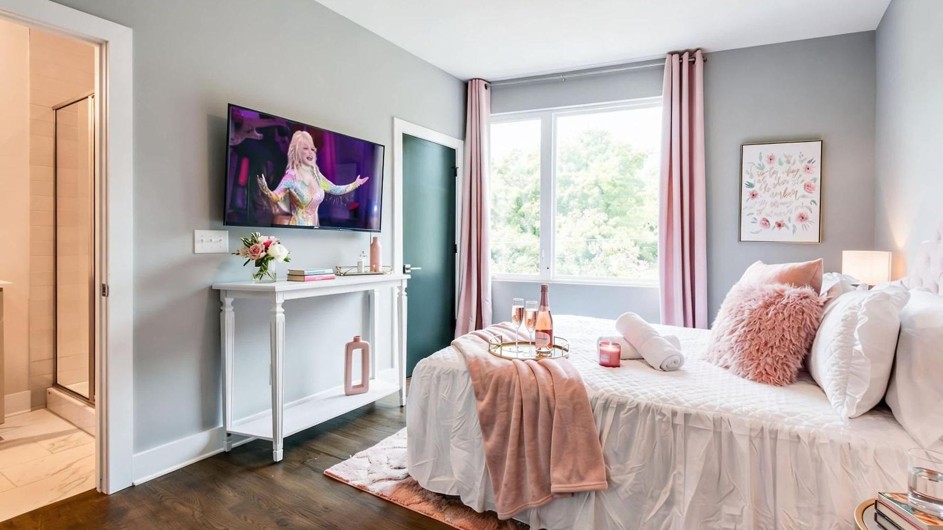 Holiday home New Dollys Dream 12 Beds Downtown Nash Opry Karaoke *