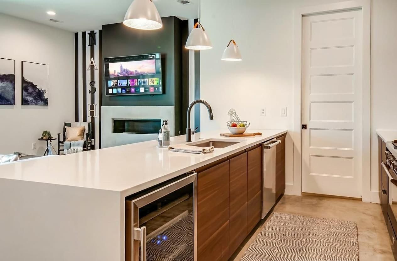 Close To The Gulch - Book Today Nashville