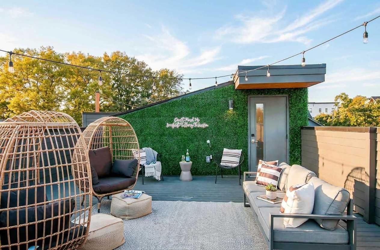 Close To The Gulch - Book Today *