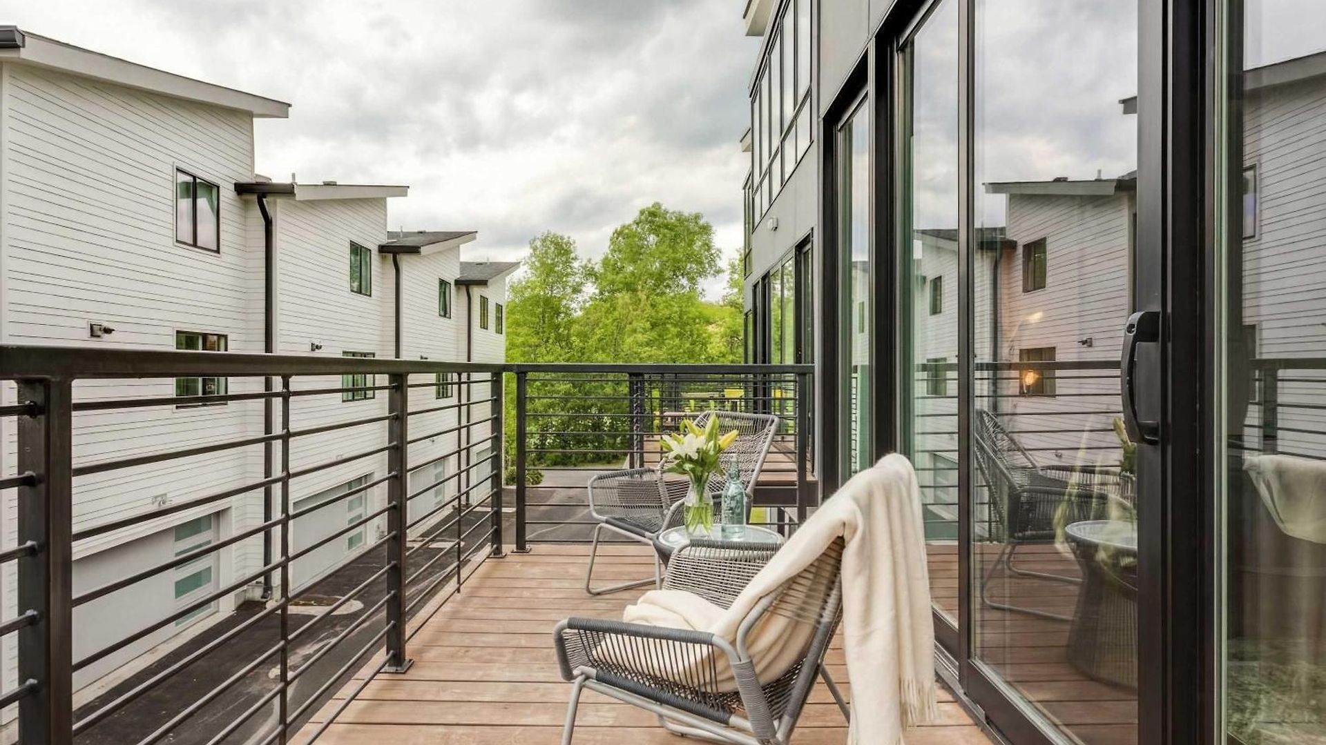 Downtown Luxury - 10 Beds & Free Parking