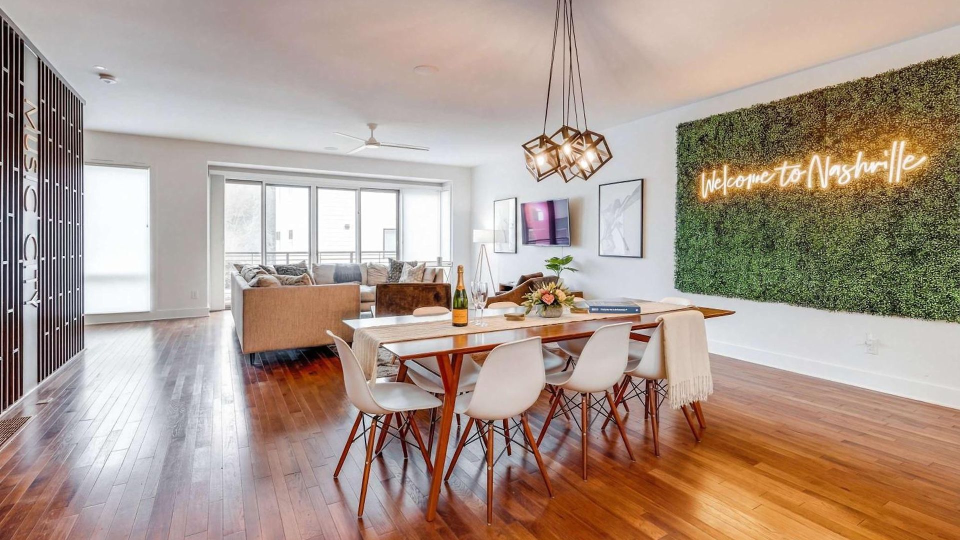 Holiday home Downtown Luxury - 10 Beds & Free Parking