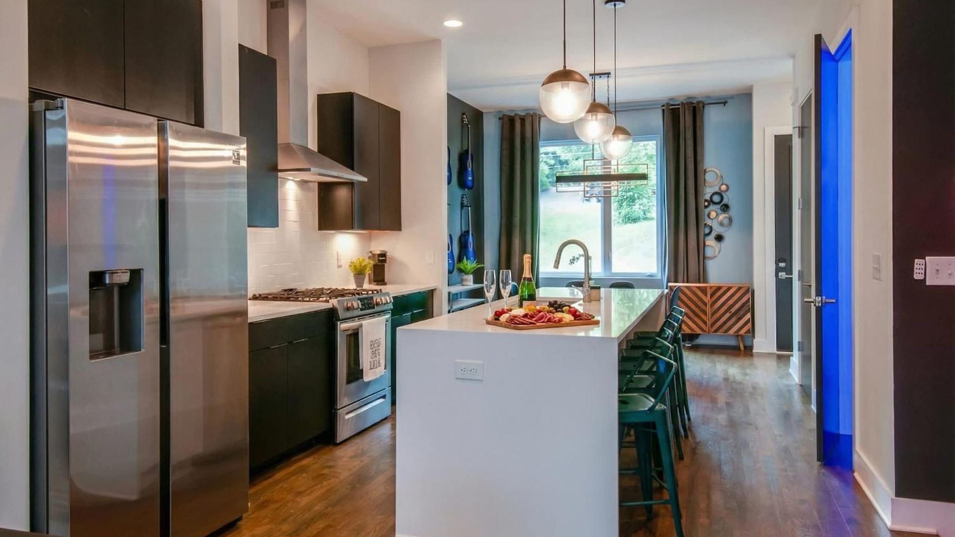 King & Queen 2 Homes - 24 Beds Views *