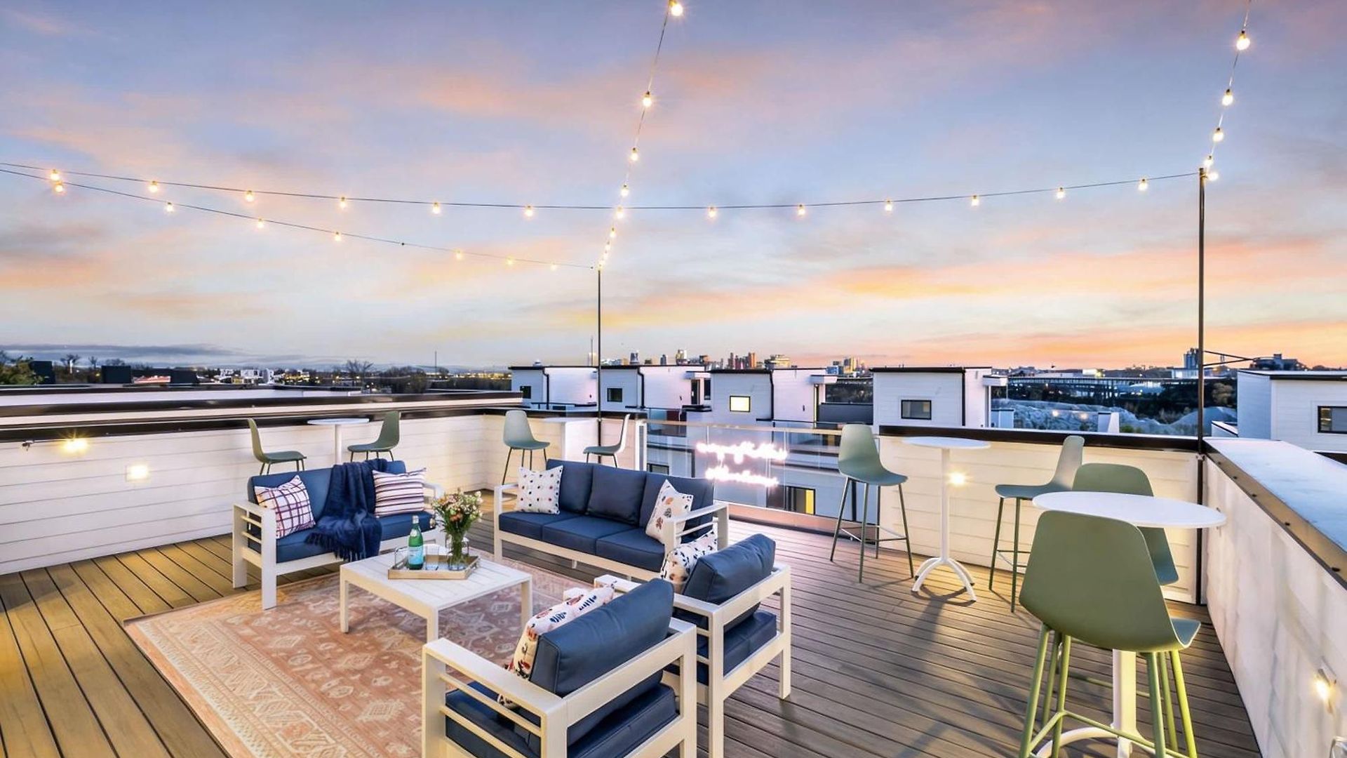 New Nash Eras - 15 Beds - Hot Tub On Rooftop Deck * Nashville