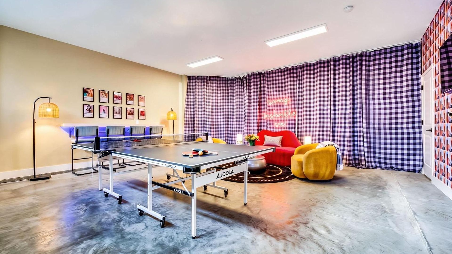 Holiday home New Nash Eras - 15 Beds - Hot Tub On Rooftop Deck *