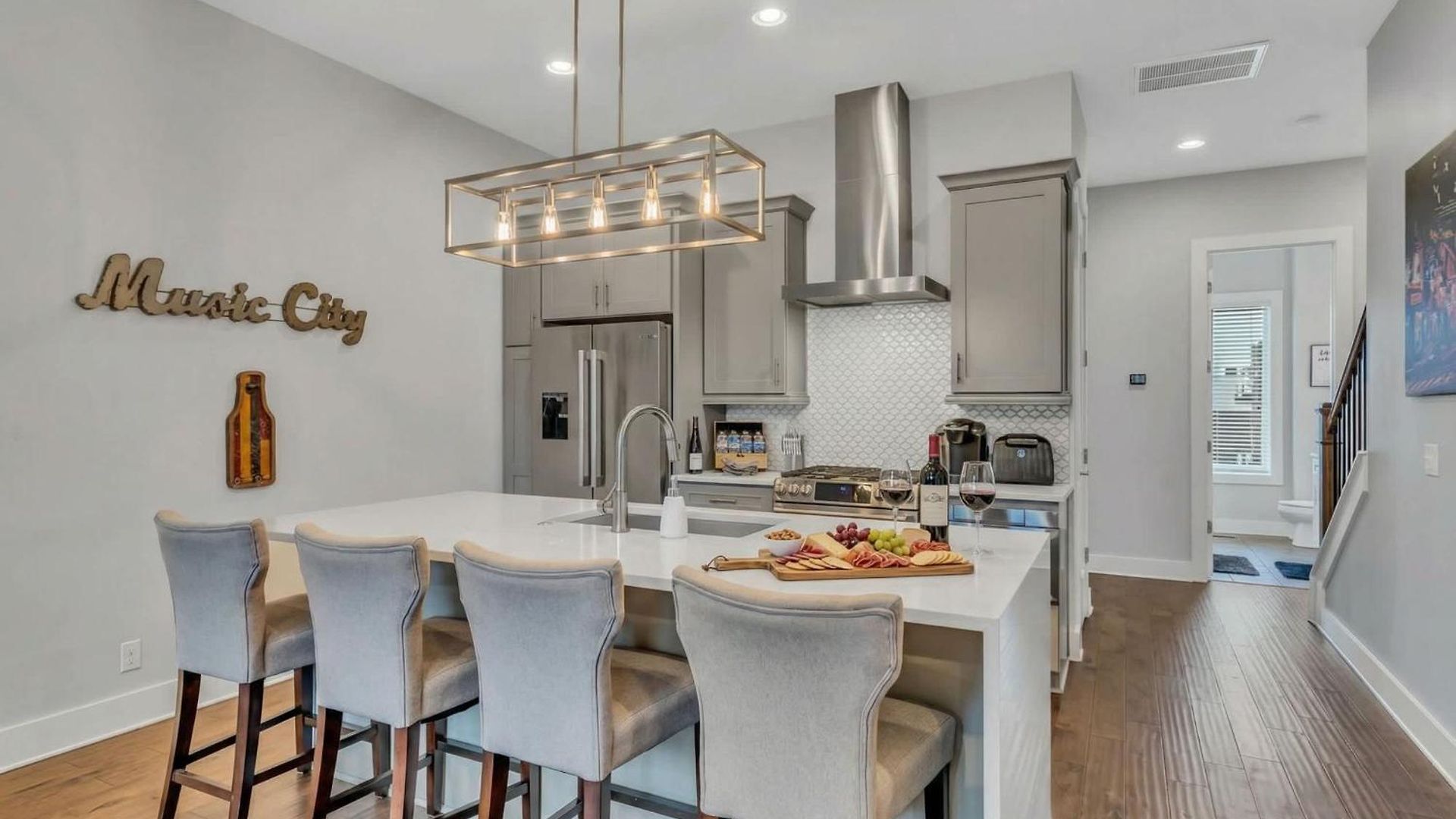 New Luxe 4br 12 Beds - Roofdeck Views - Chefs Kitchen * Nashville