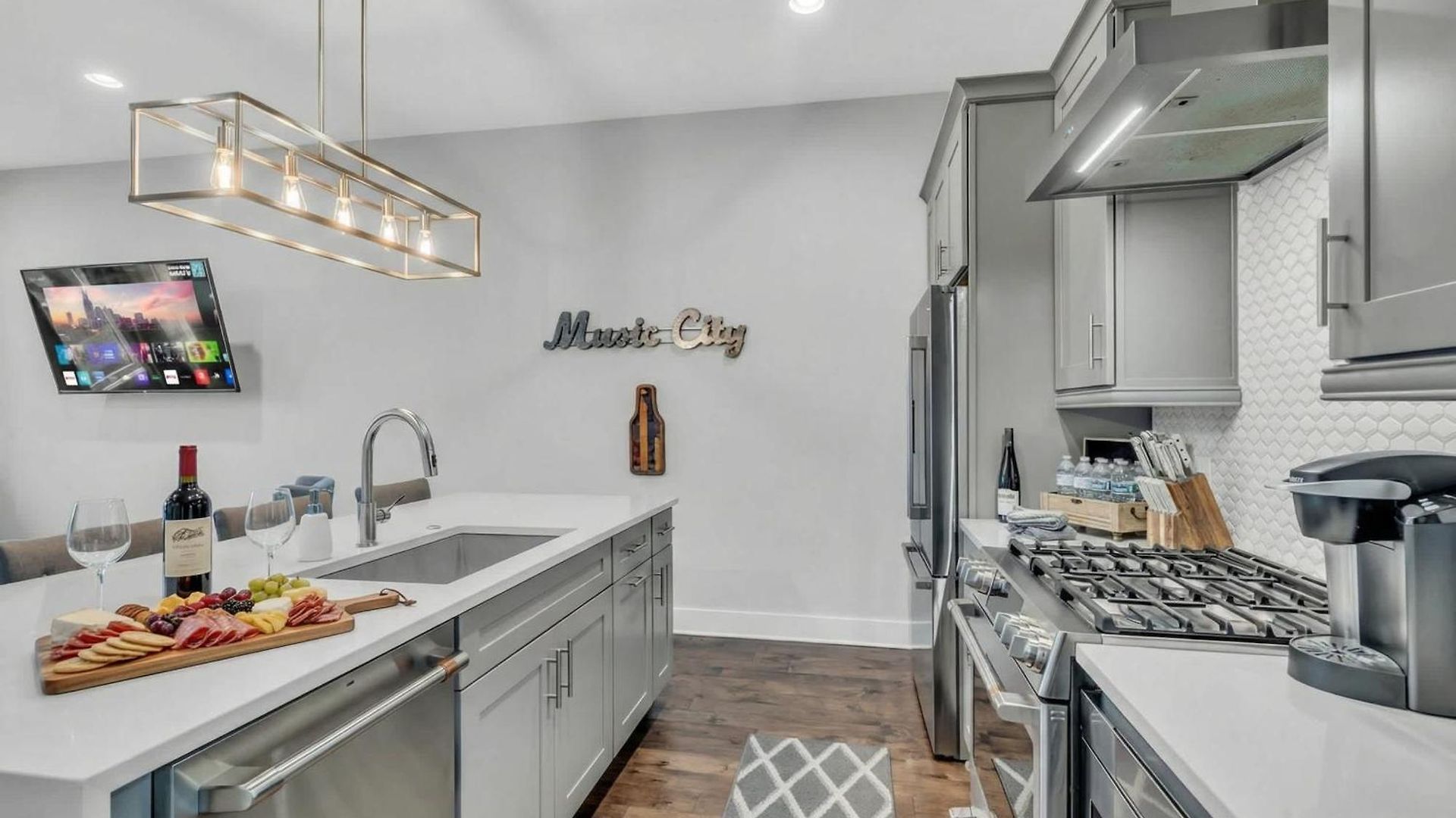 Holiday home New Luxe 4br 12 Beds - Roofdeck Views - Chefs Kitchen Nashville