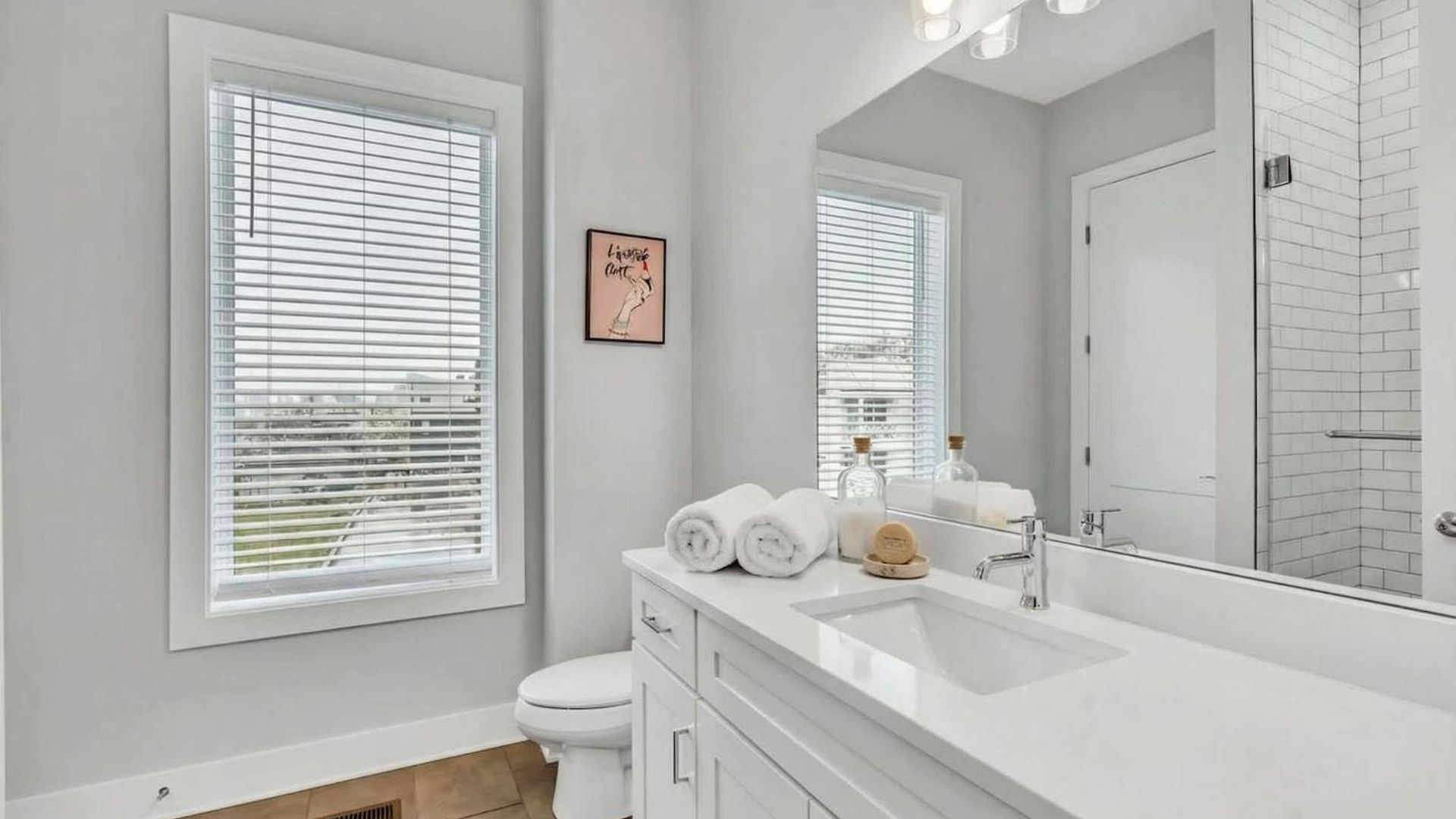 New Luxe 4br 12 Beds - Roofdeck Views - Chefs Kitchen Holiday home