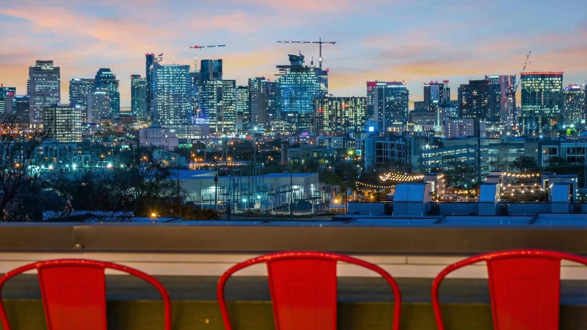 New Nashvegas Downtown Rooftop Views 13beds Holiday home *