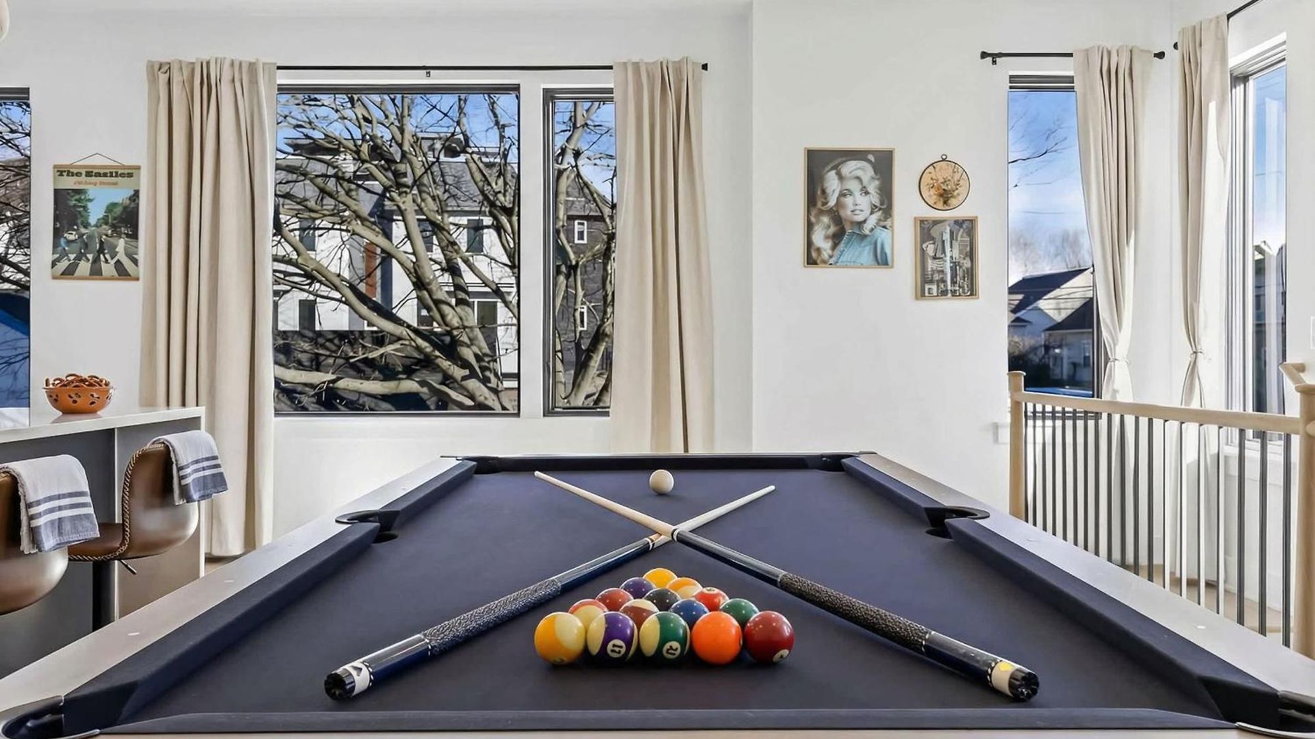 Hot Tub Poker Pool Table & Rooftop Mls View Holiday home *