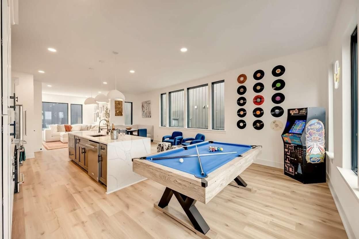 Holiday home Rooftop Deck Hot Tub & Game In *