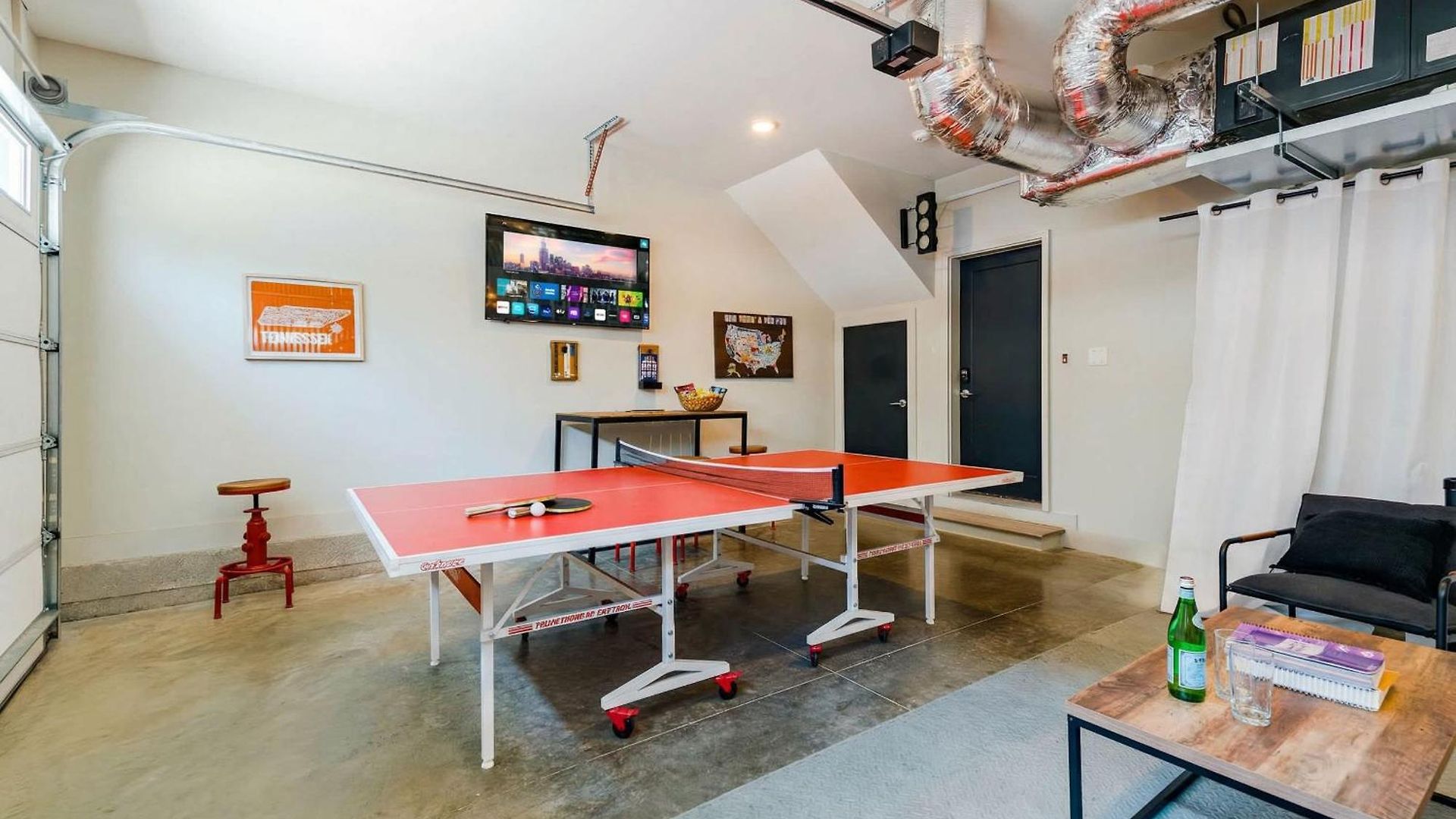 Rooftop Deck Grill Ping Pong Near Downtown Nashville