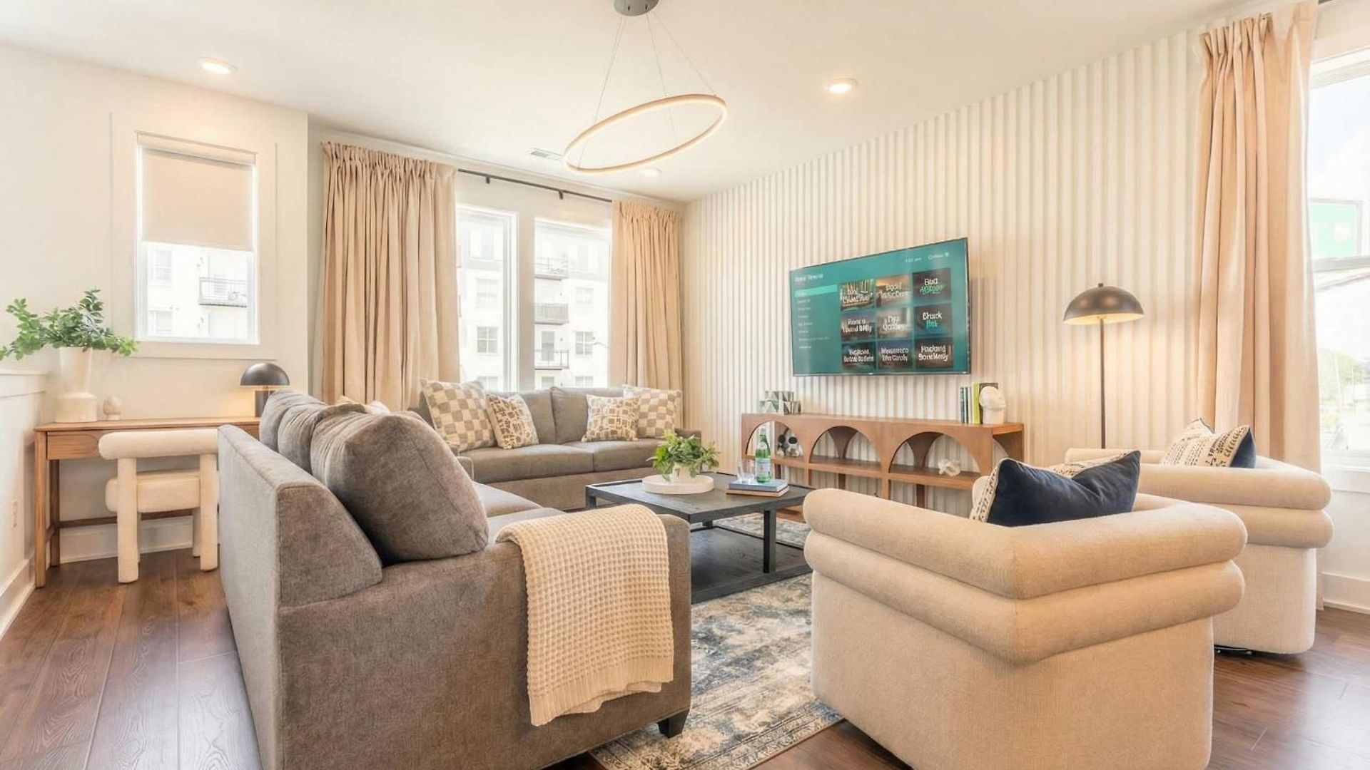 Holiday home Luxe 4br With Fire Pit Grill And Views Nashville