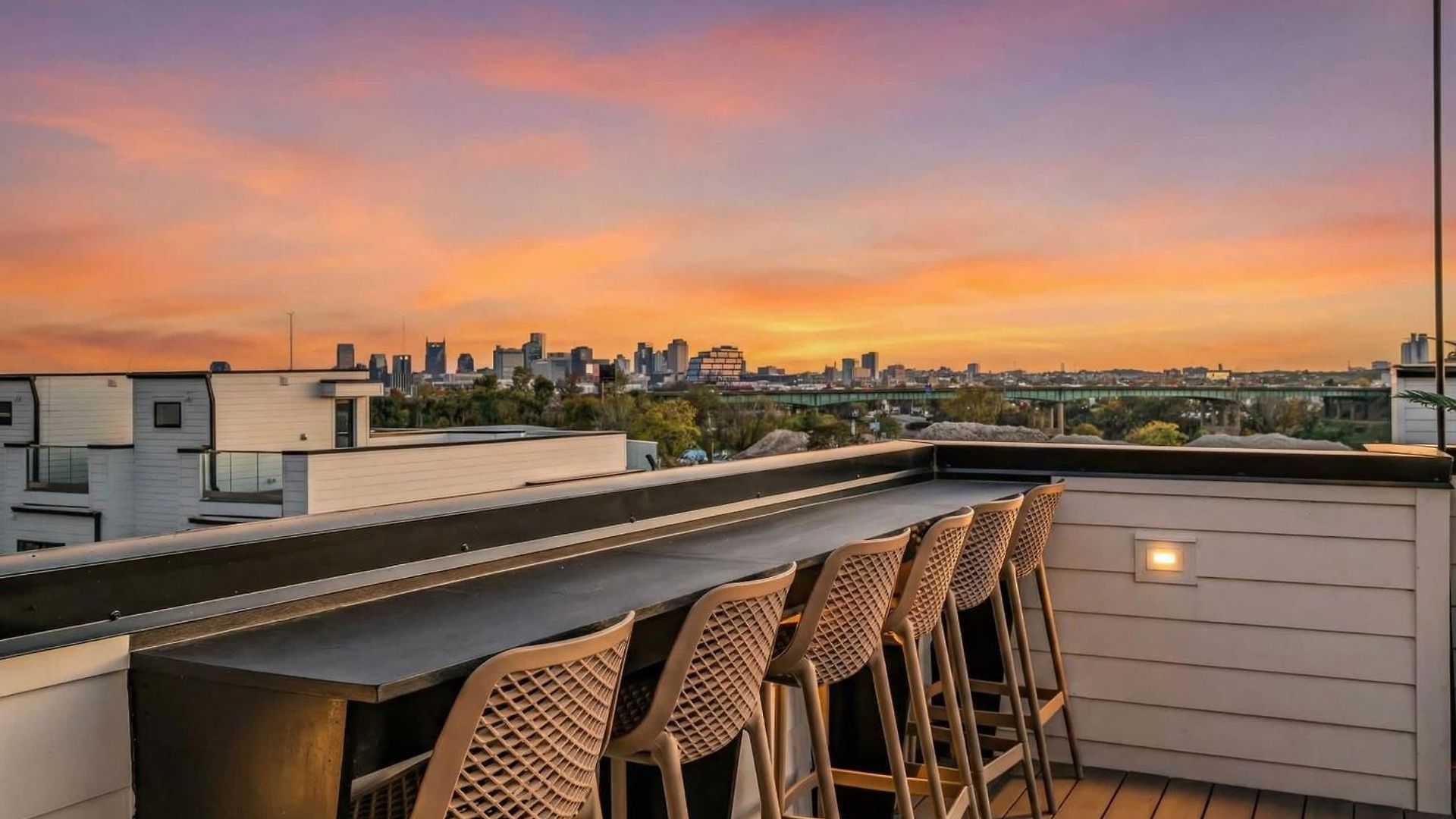 Holiday home Disco Themed Hot Tub & Rooftop Decks In