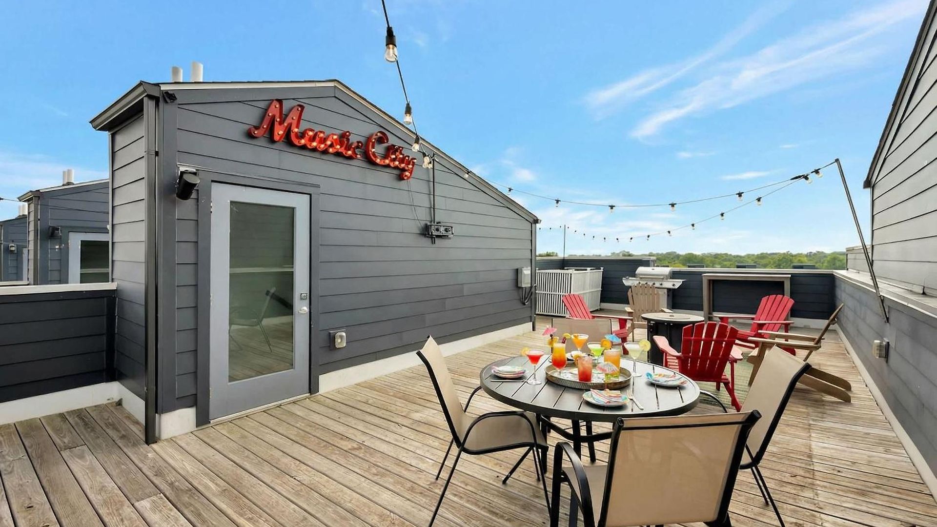Holiday home Rooftop Deck Grill Ping Pong Near Downtown Nashville