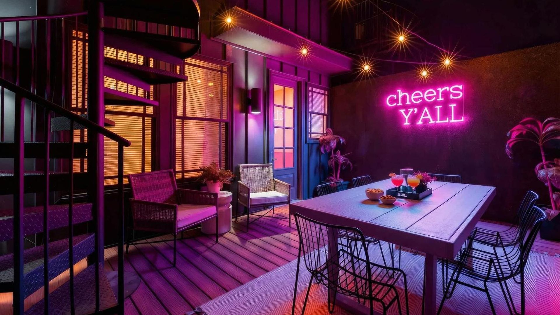 Skyline Views With Double Rooftop Deck & Game