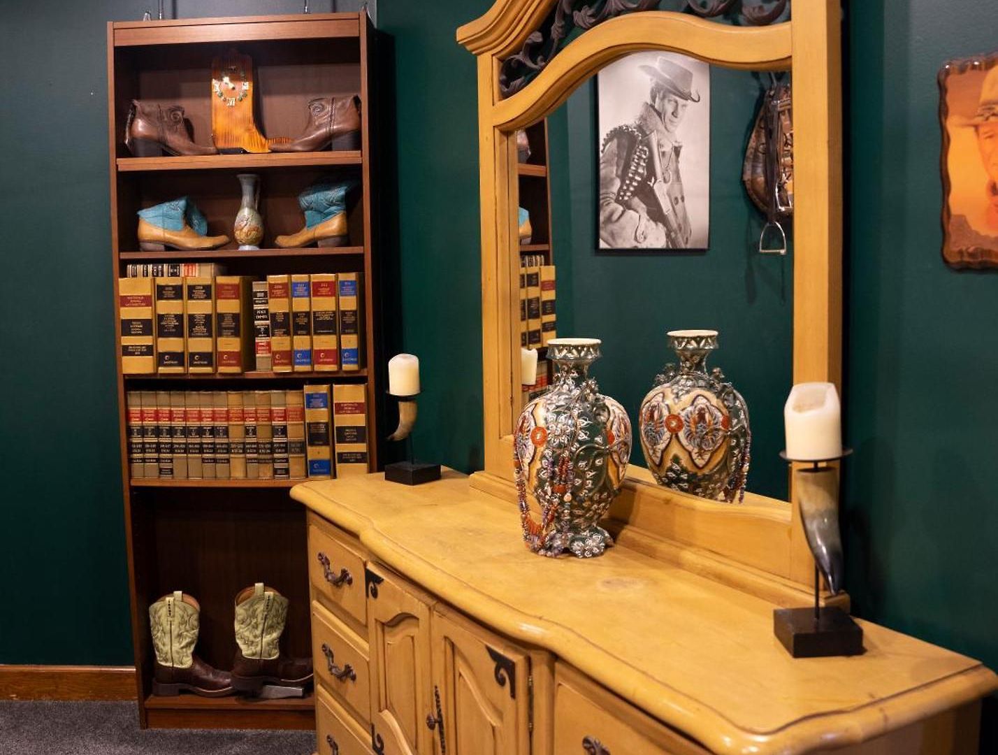 Broadway 4br 2bth 2500sf Art Gallery And Steam Nashville