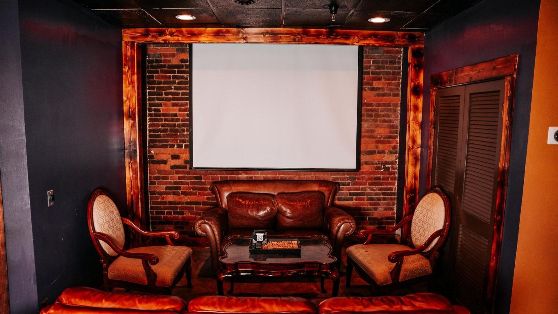 Broadway 4br 2bth 2500sf Art Gallery And Steam Holiday home