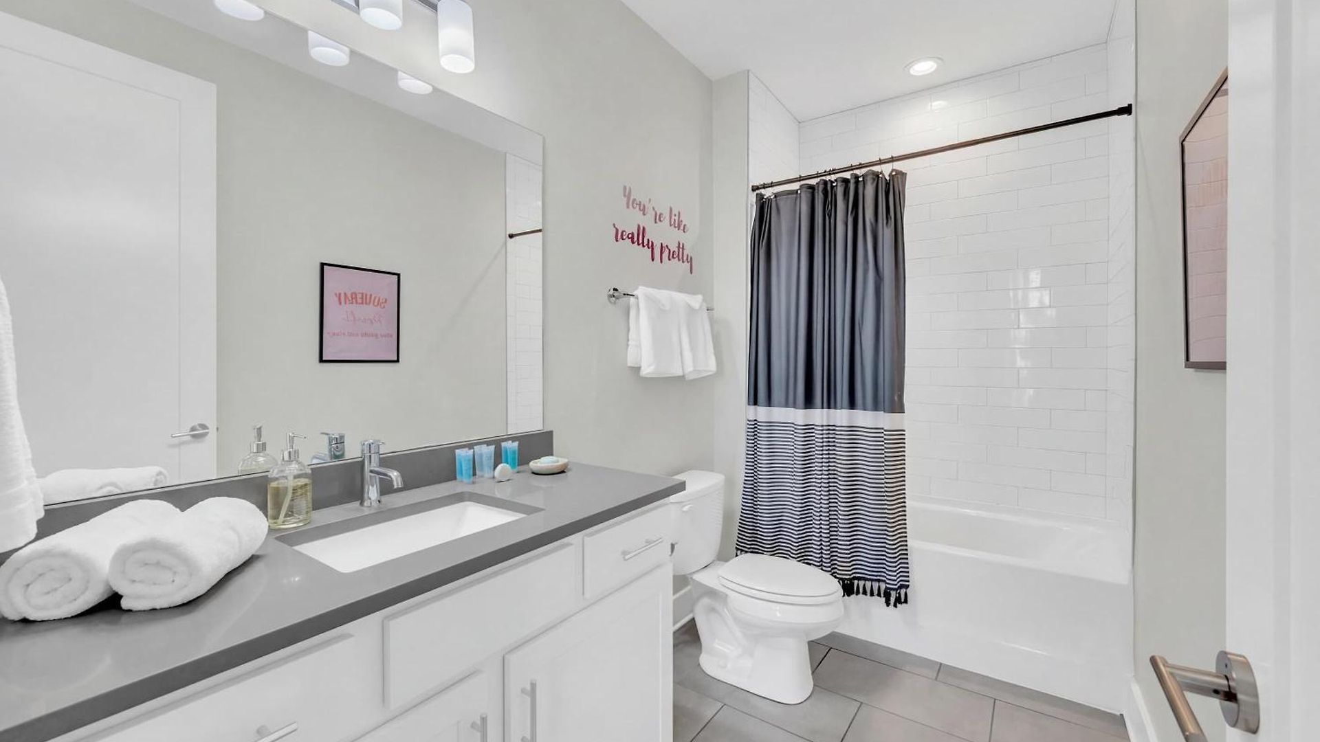 Brand New Views Karaoke Near Downtown Holiday home