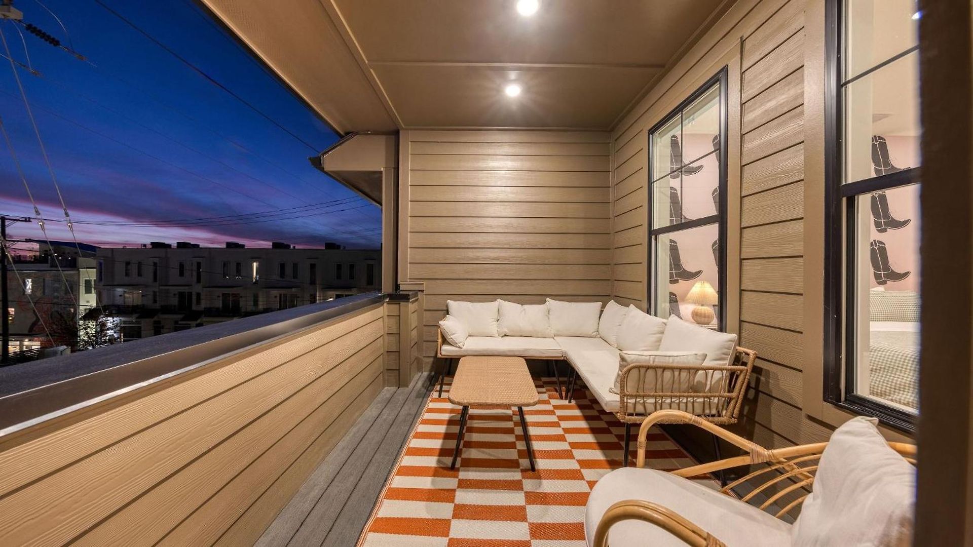 Holiday home Newly Built 4bdr Townhome W Balcony Minutes To Broadway Lischey By Avantstay *