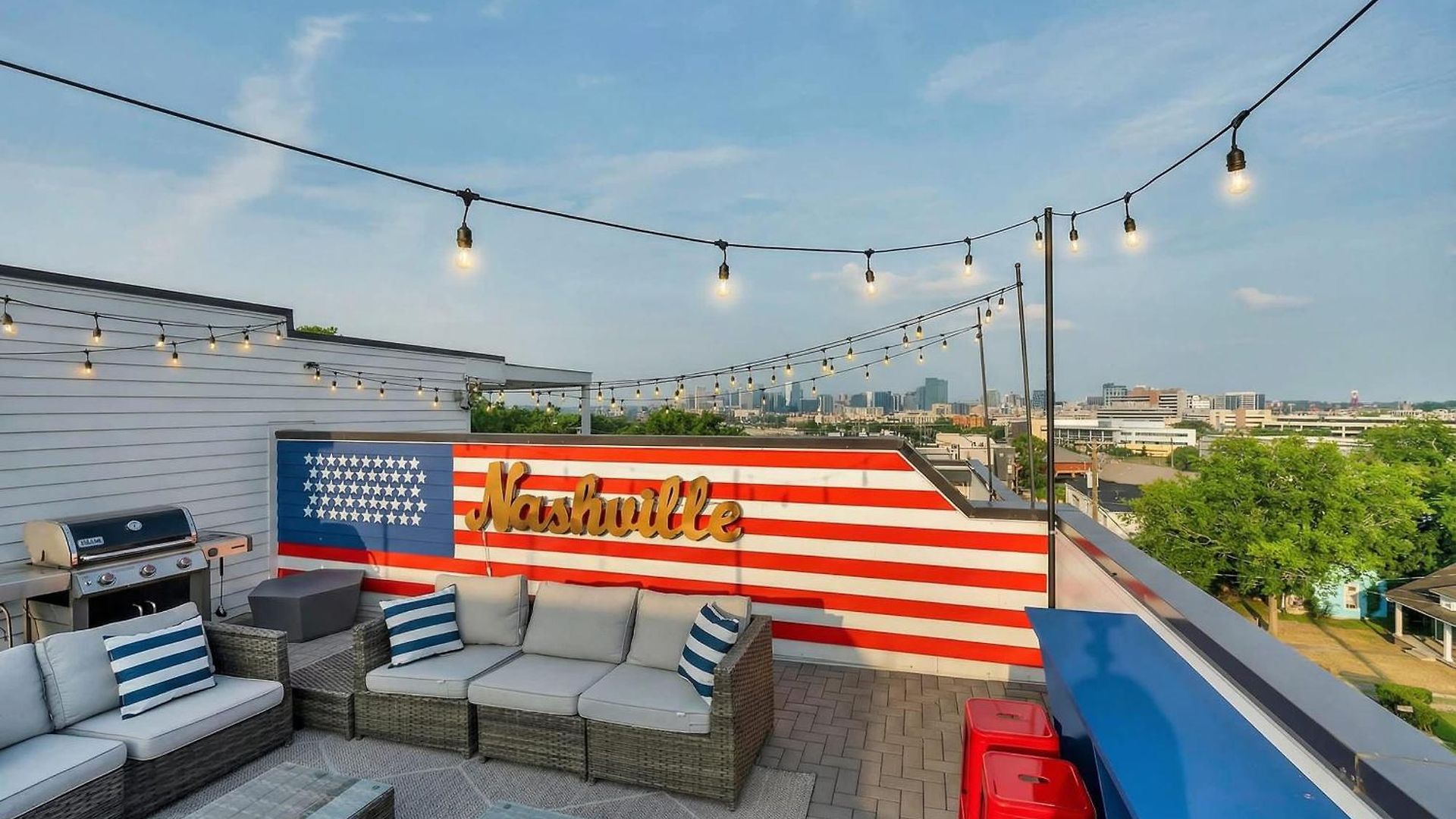 Holiday home Rooftop Deck & Shuffleboard Bbq Near Downtown *