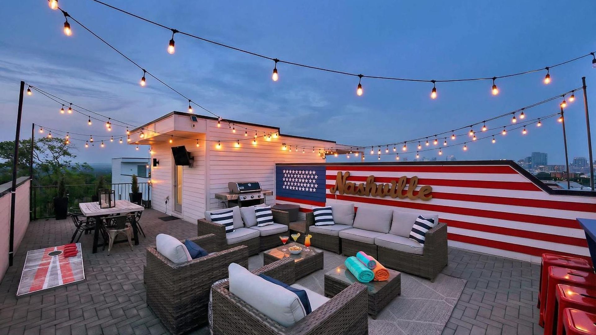 Rooftop Deck & Shuffleboard Bbq Near Downtown Holiday home *