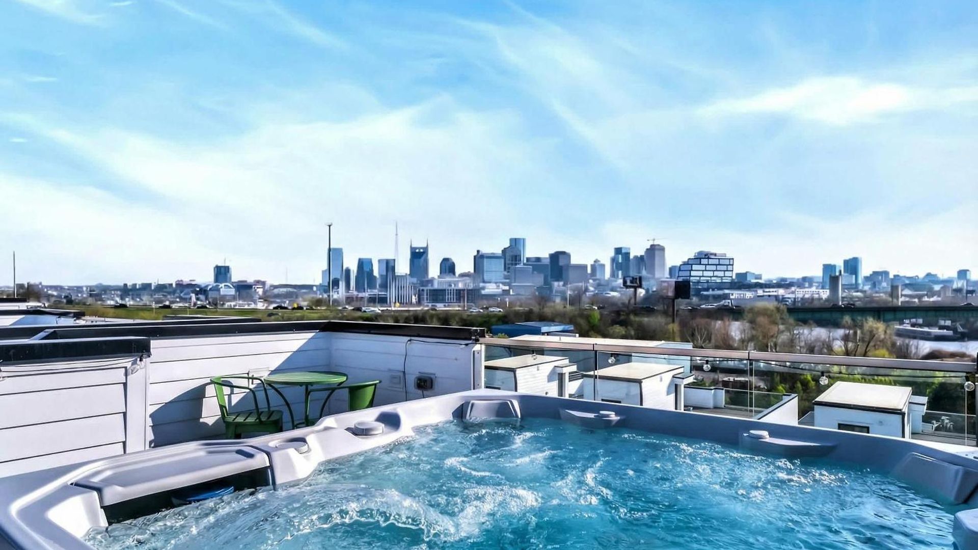 Taylor Swift Inspired Hot Tub Rooftop Deck Views Holiday home