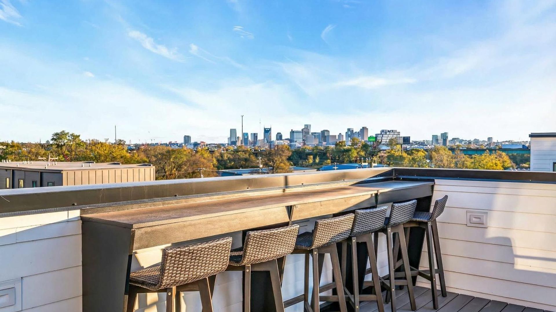 Holiday home Rooftop Hot Tub Views Pac-man Pool Table *