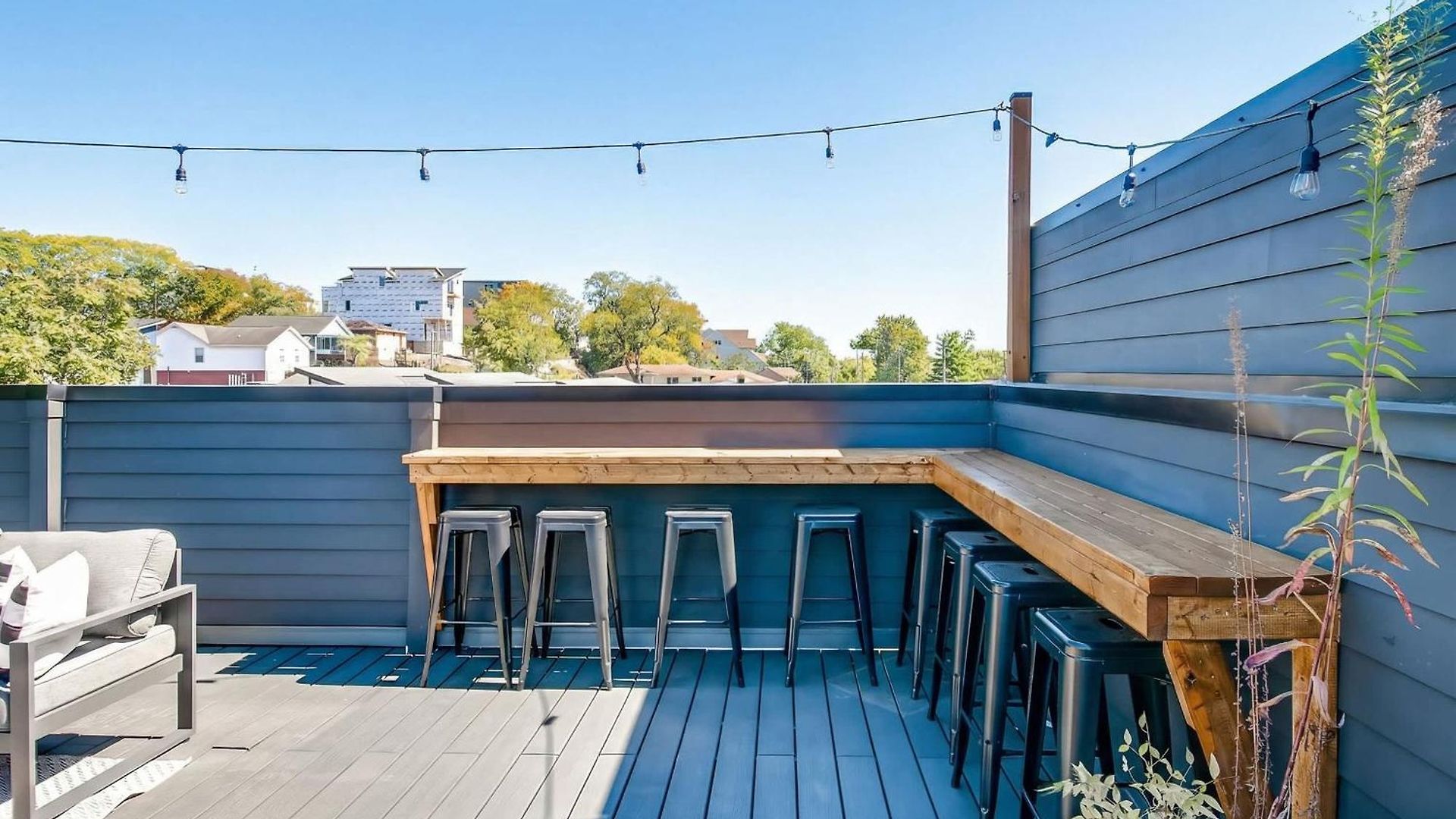 Dual Homes Rooftop Deck In Downtown *