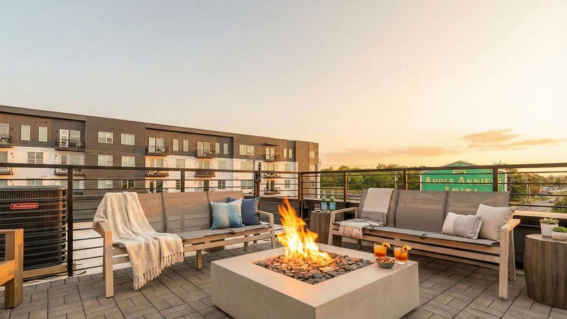 Luxe 4br With Fire Pit Grill And Views Nashville