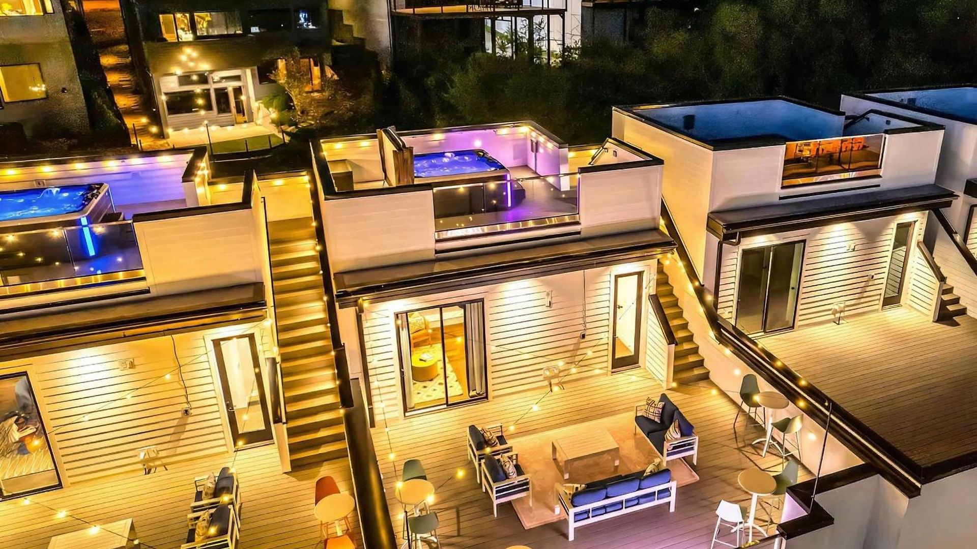 Taylor Swift Inspired Hot Tub Rooftop Deck Views Holiday home *