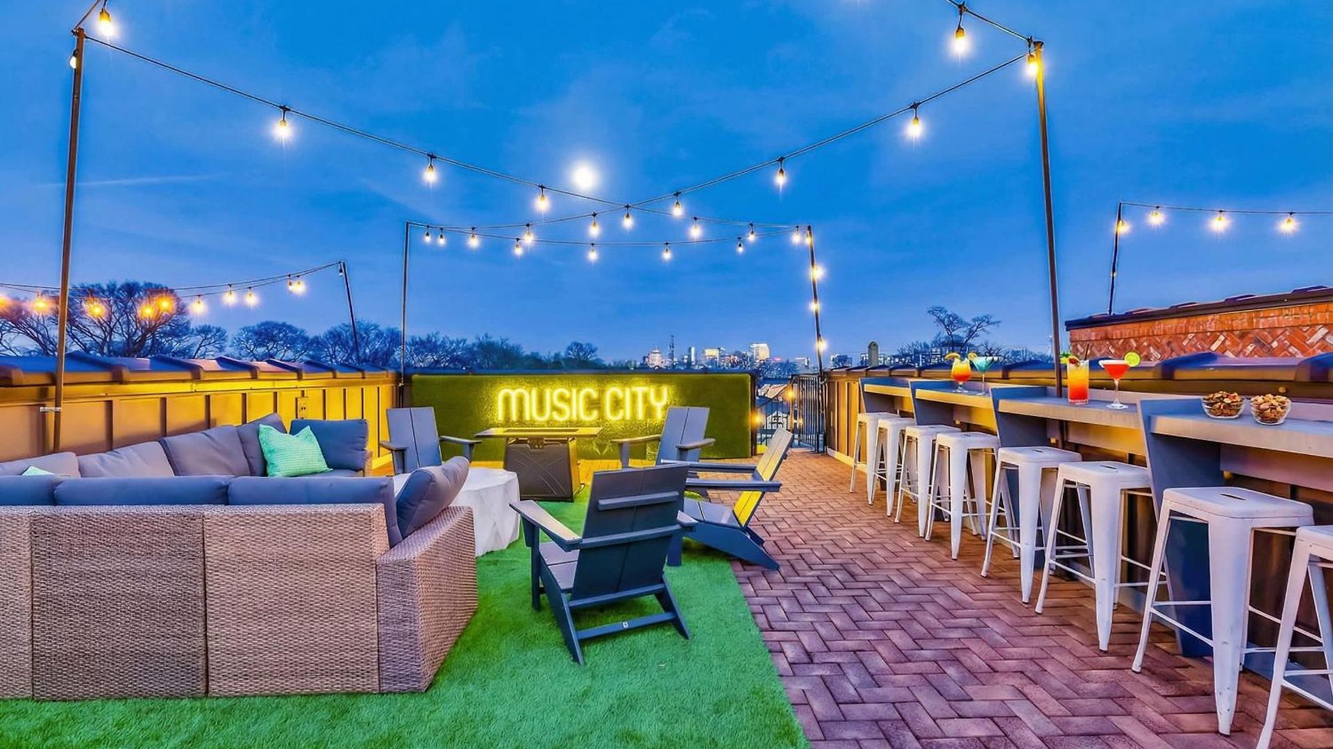 Skyline Views With Double Rooftop Deck & Game Nashville