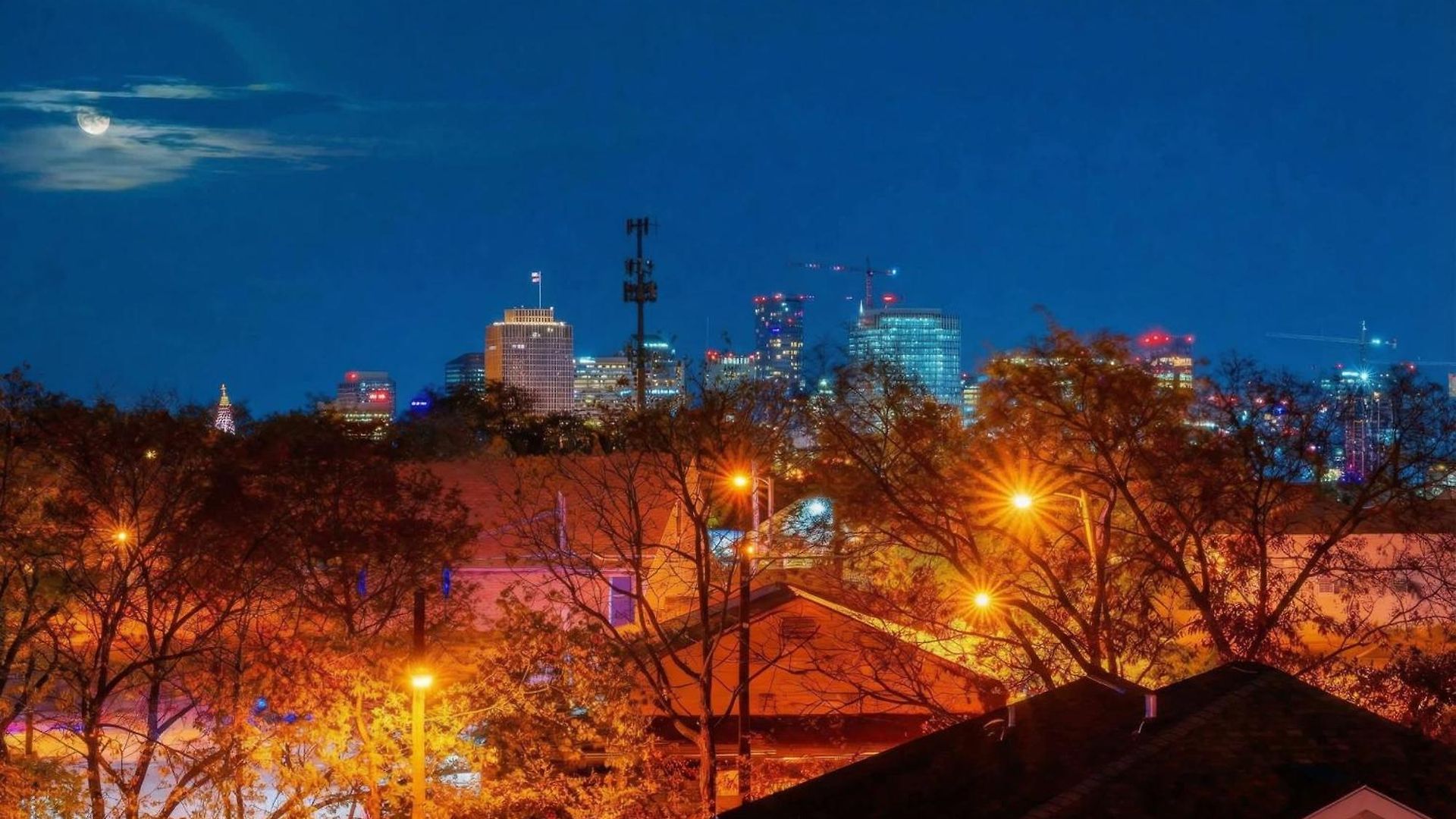 Skyline Views With Double Rooftop Deck & Game Holiday home Nashville