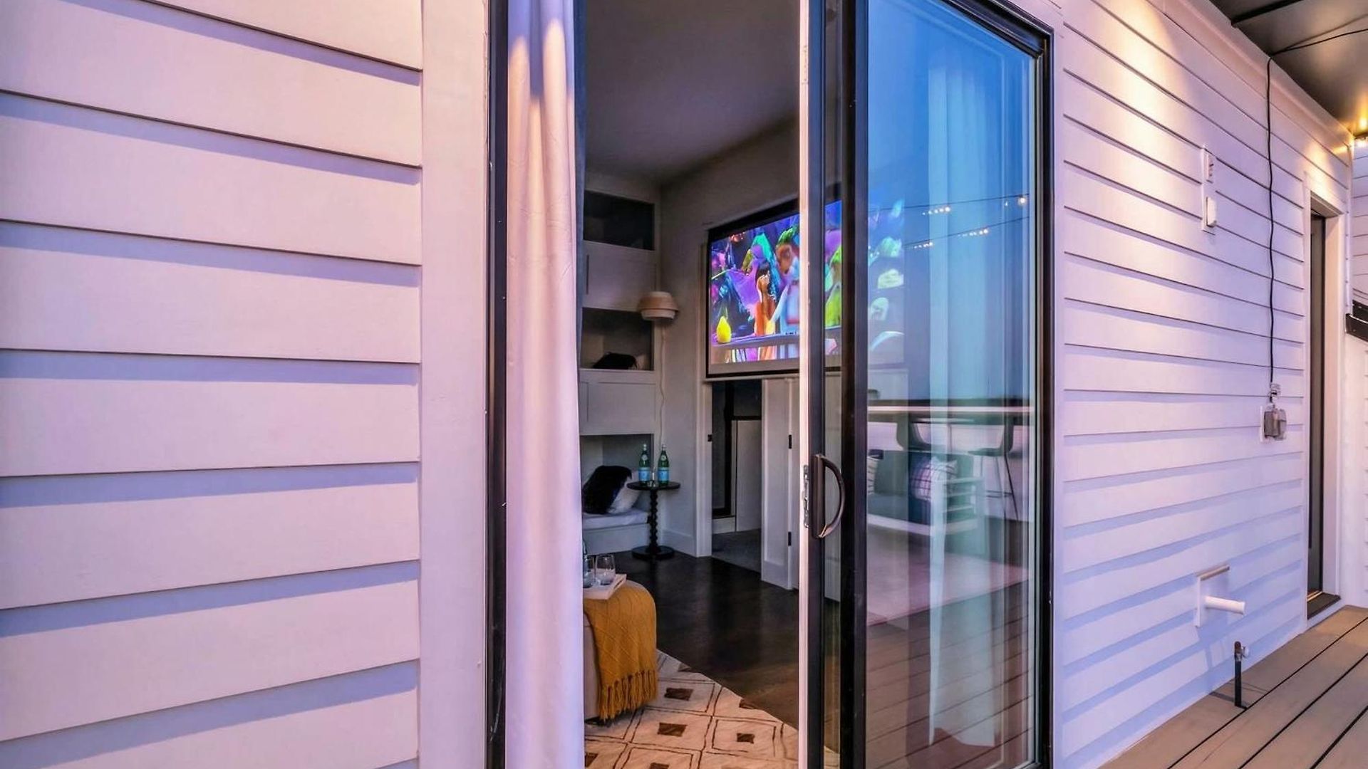 Holiday home Taylor Swift Inspired Hot Tub Rooftop Deck Views