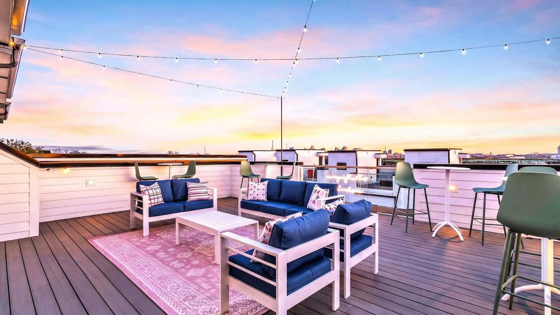 Holiday home Taylor Swift Inspired Hot Tub Rooftop Deck Views