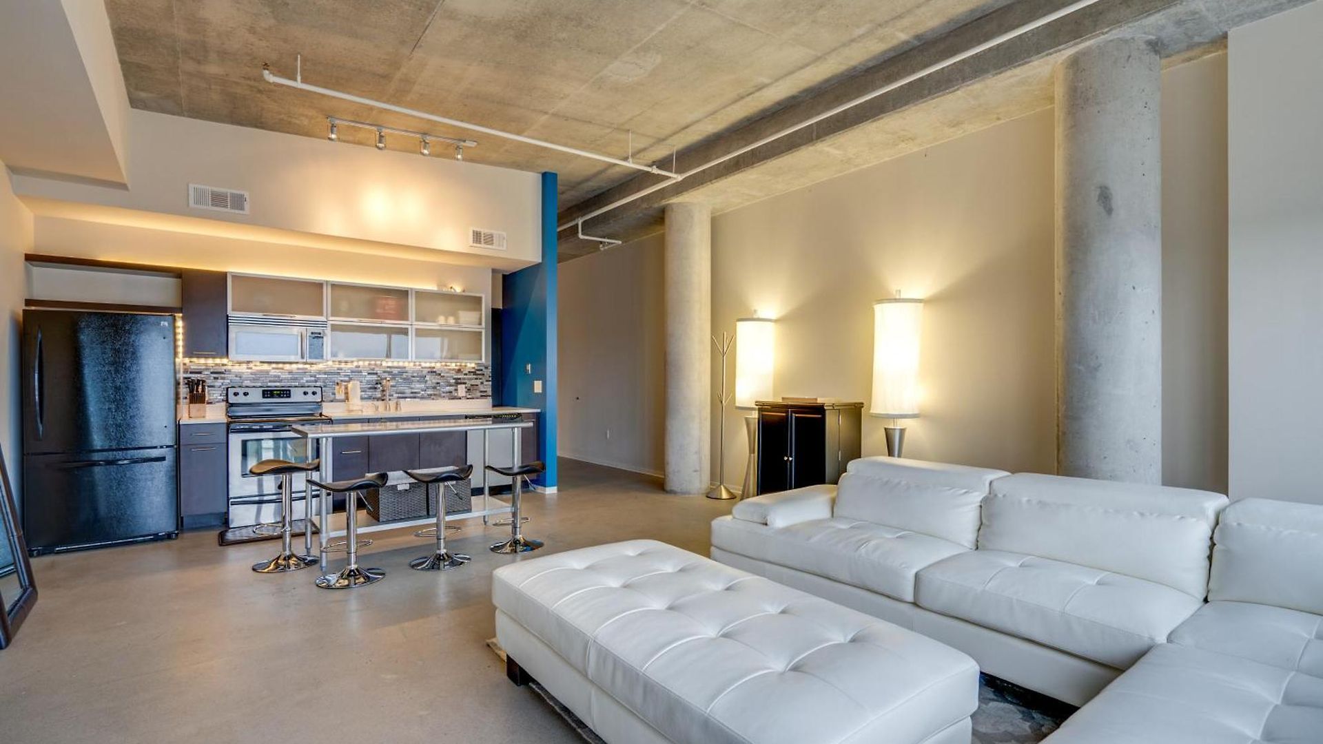 Floor Living 1br 30 Day Min With Rooftop Deck * Nashville