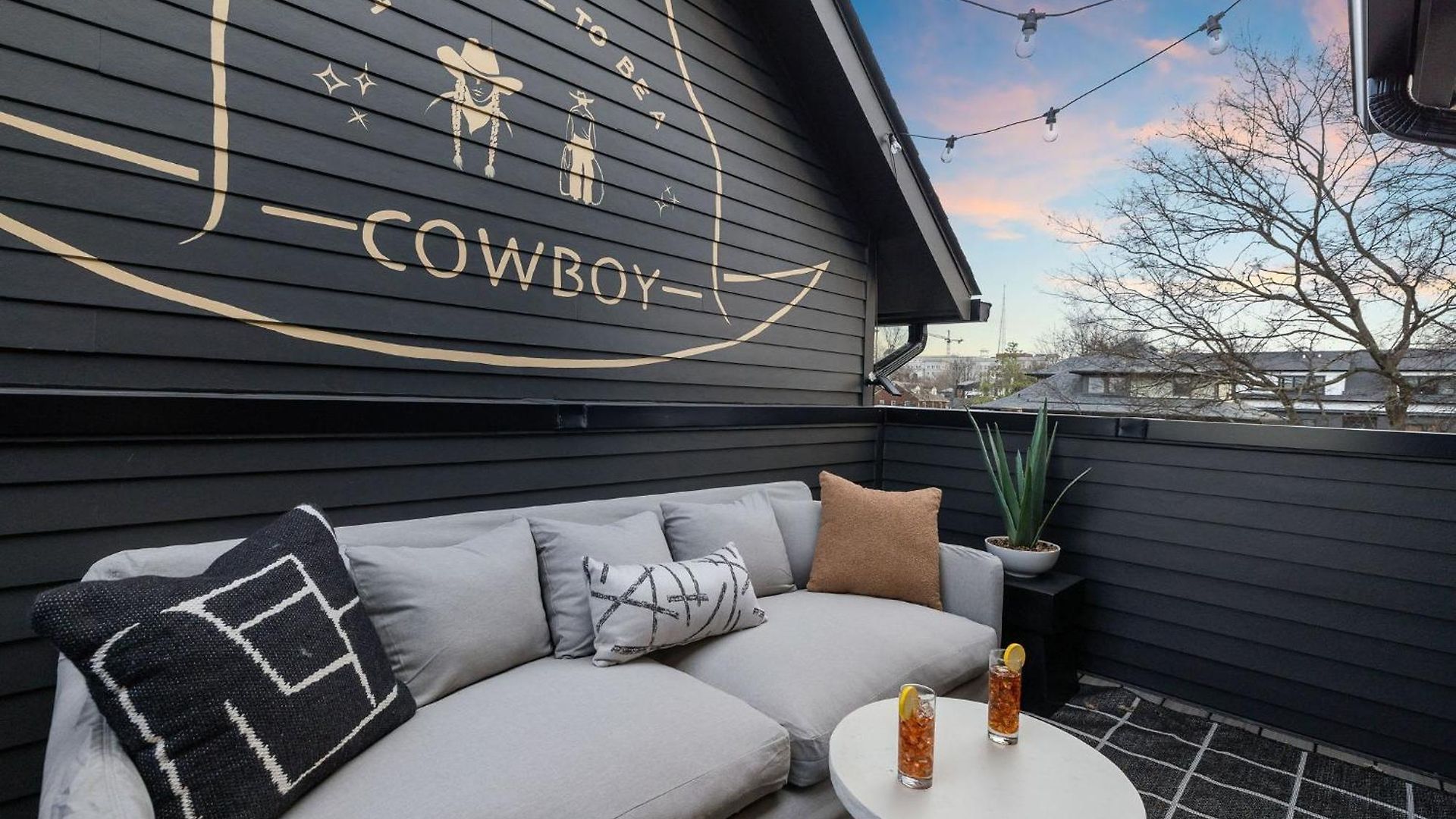 The Modern Cowboy - Rooftop On Music Row Holiday home