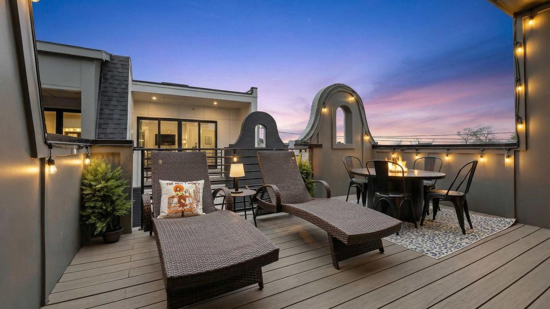 Holiday home 2 Side By Side Units Roof Decks Karaoke Murals Nashville