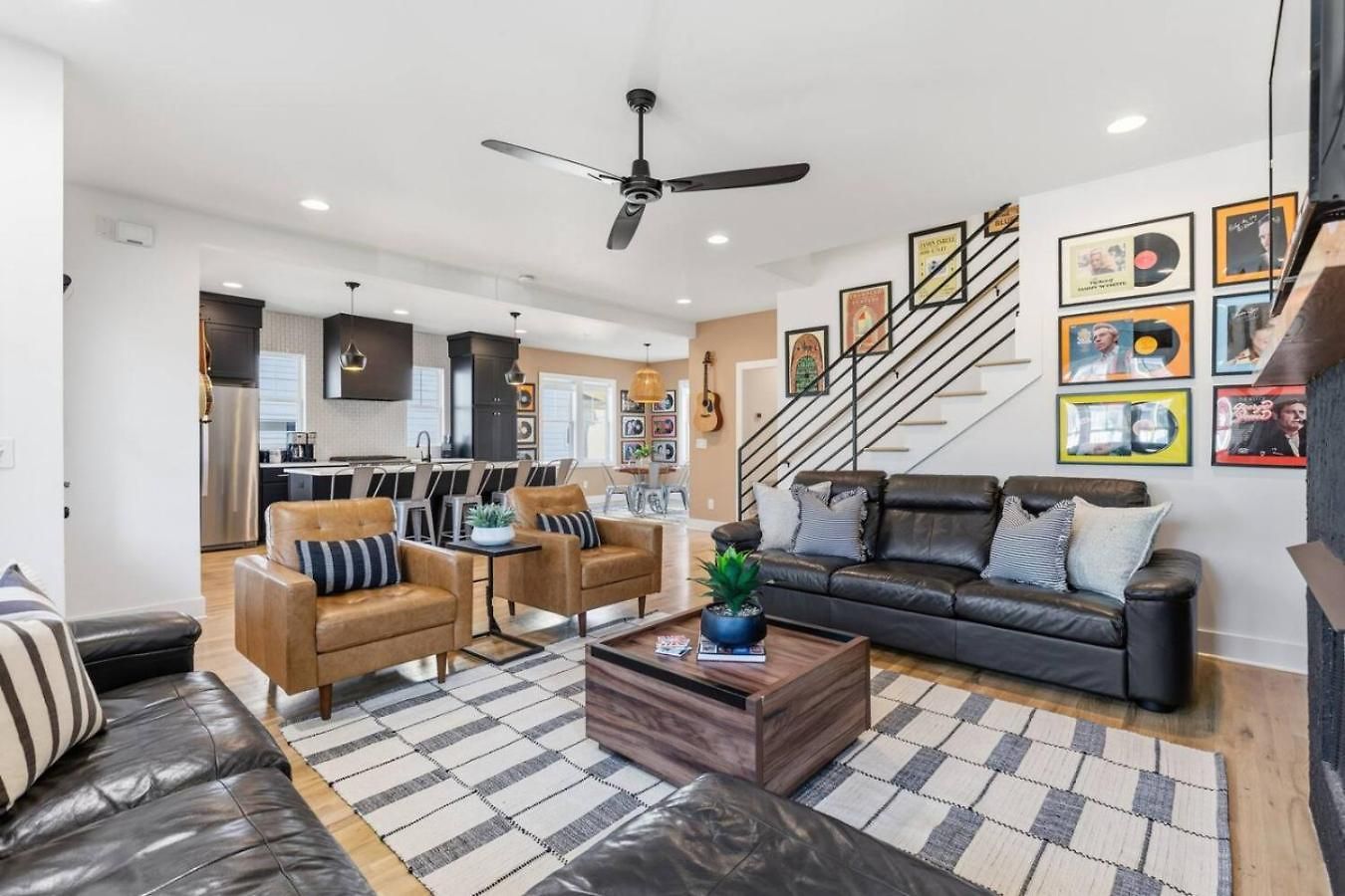 Holiday home Modern House By Downtown With Garage And Fenced-in Yard *