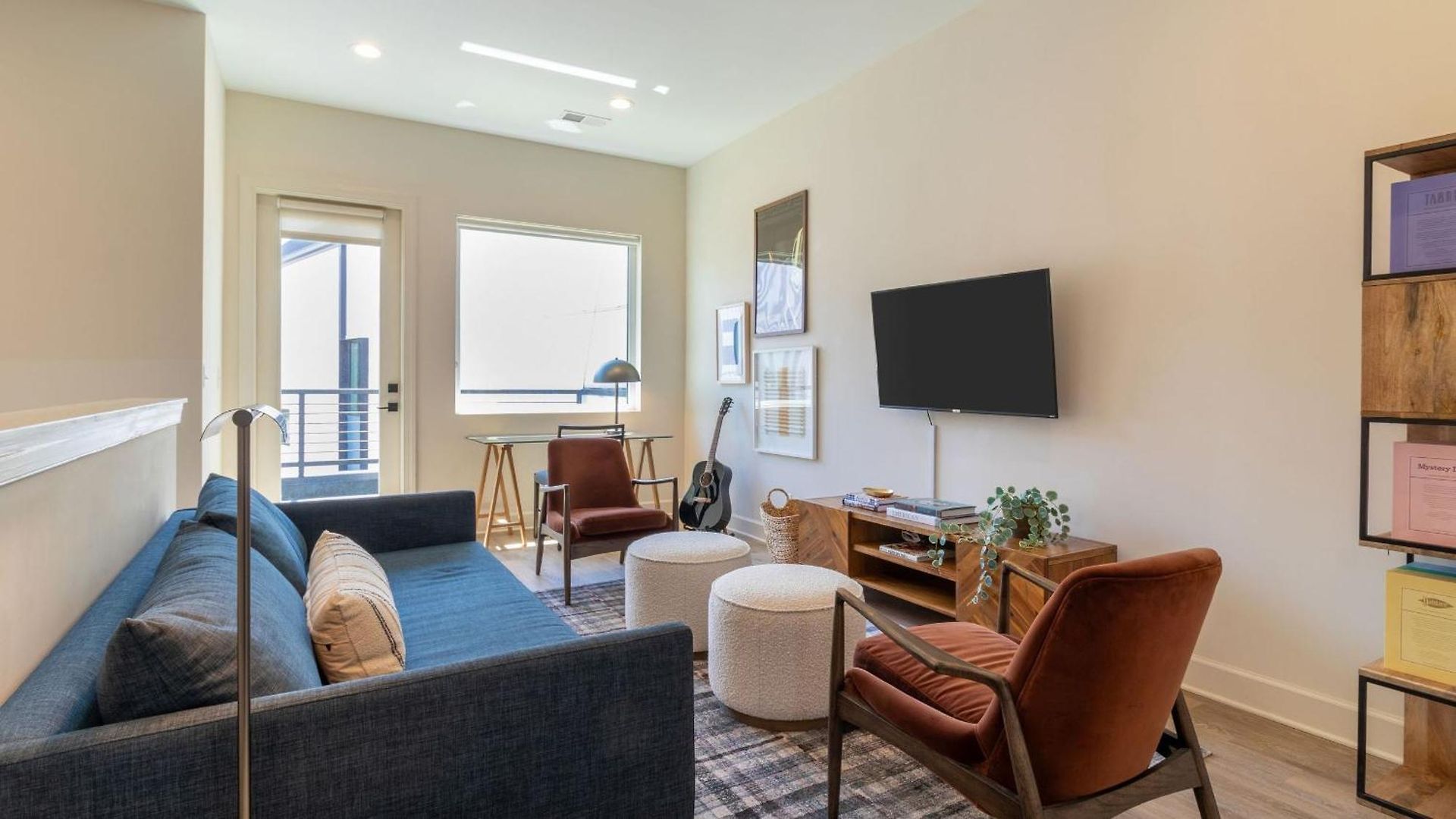 Conway: 3 Units By Avantstay *
