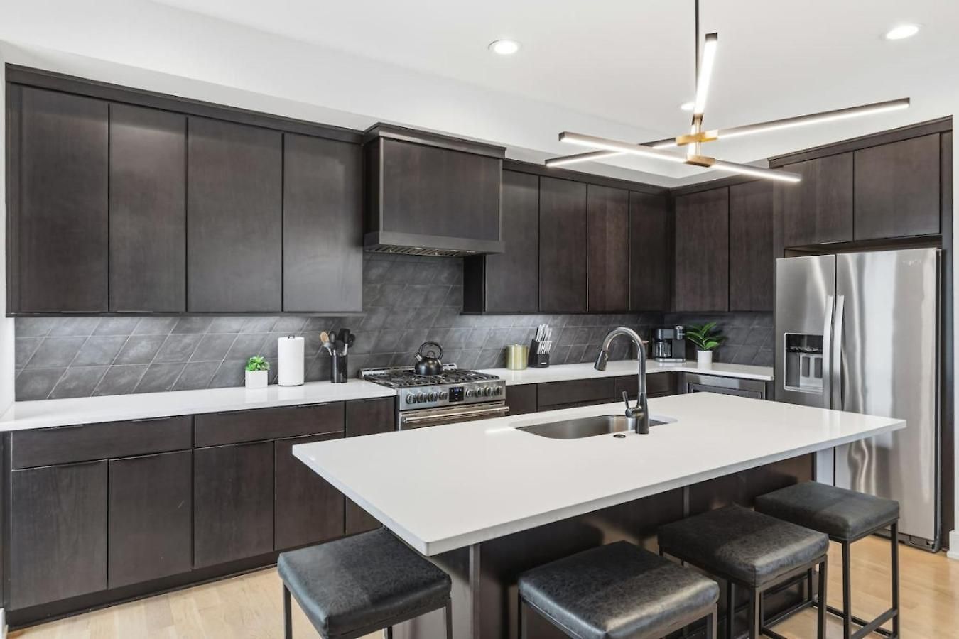 View Only 1 Mile To Downtown With Garage And Rooftop Nashville