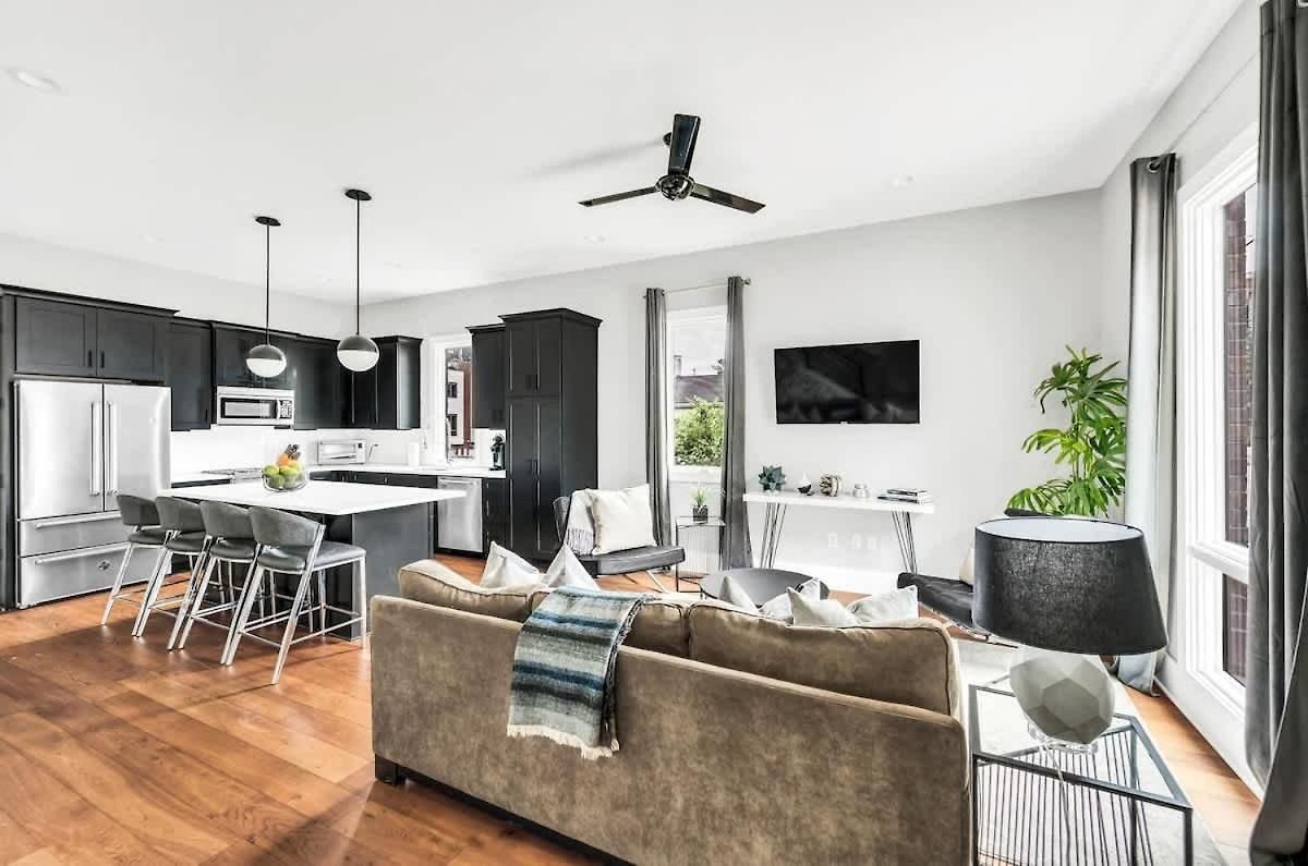 Luxury Close Broadway With Garage And Fire Pit