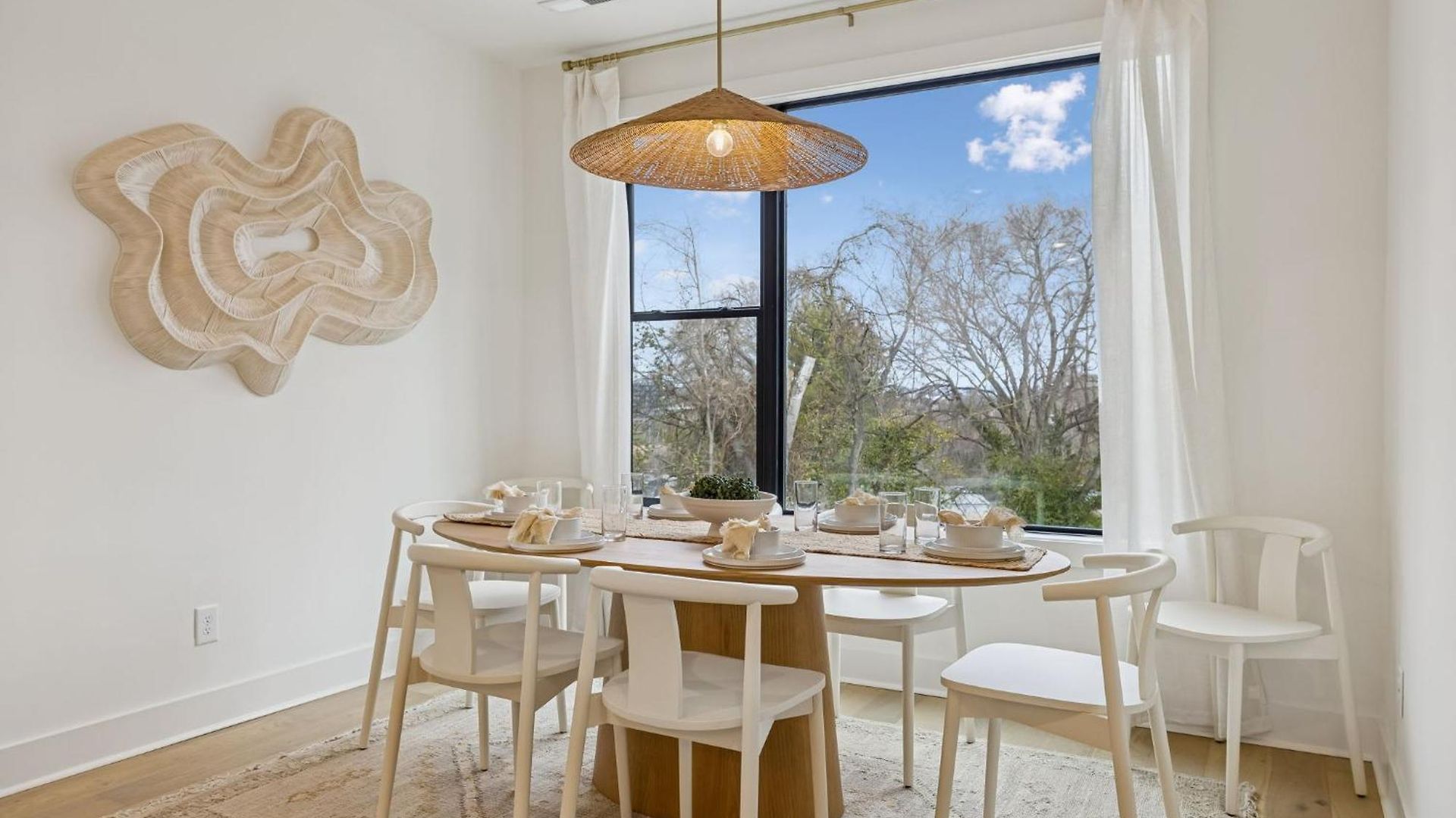 Chic Nash Townhouse Rooftop Patio And Views