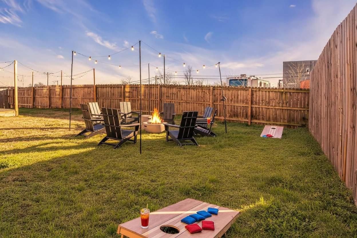 Game Balcony Backyard Near Downtown Nash * Nashville