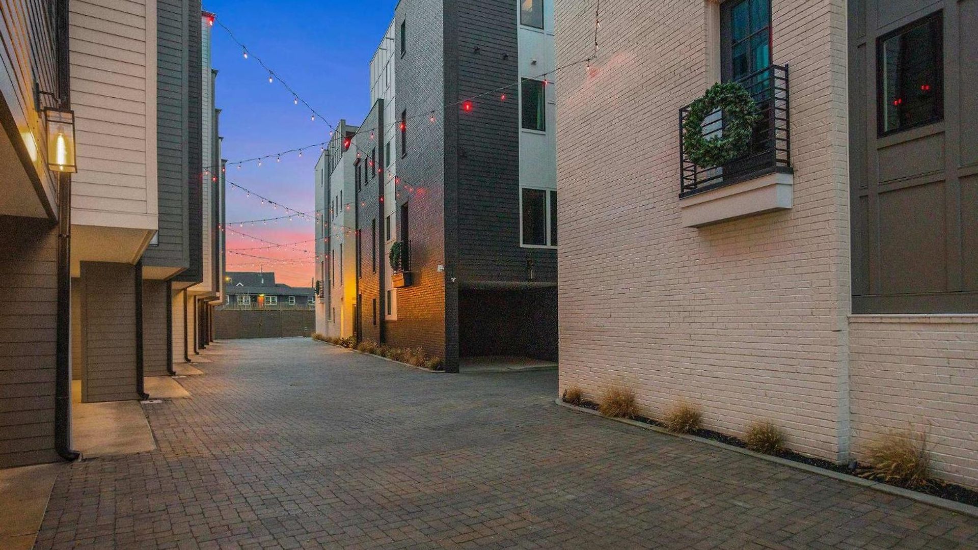 Elegant Nash Karaoke Haven With Rooftop Fire Table Holiday home Nashville